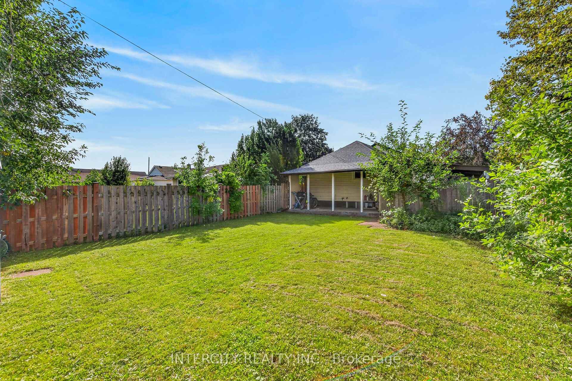Photo 36 of 20 Kent Street, St. Catharines, Western Hill — HOMEH