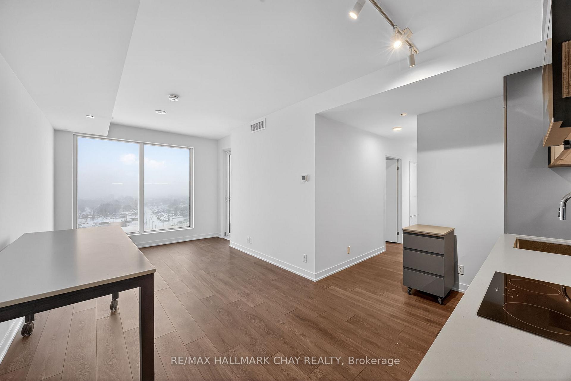 Photo 3 of Unit 1902, 39 Mary Street, Barrie, City Centre — HOMEH