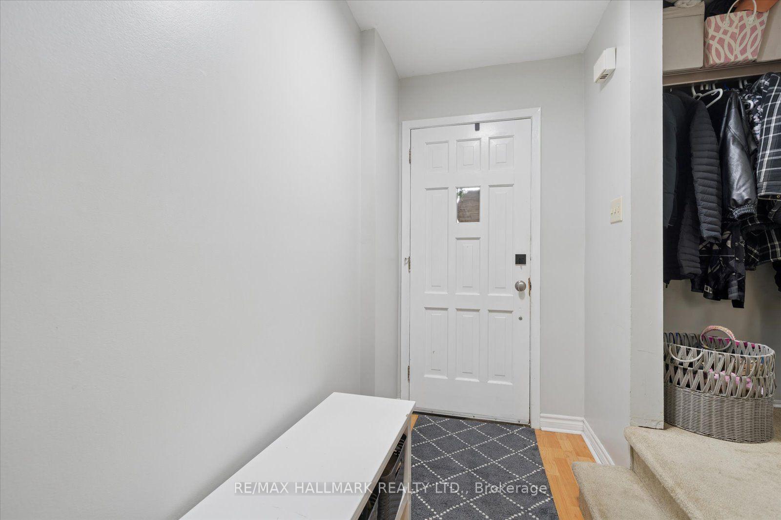 Photo 3 of Unit 69, 39 Camelot Way, Markham, Markham Village — HOMEH