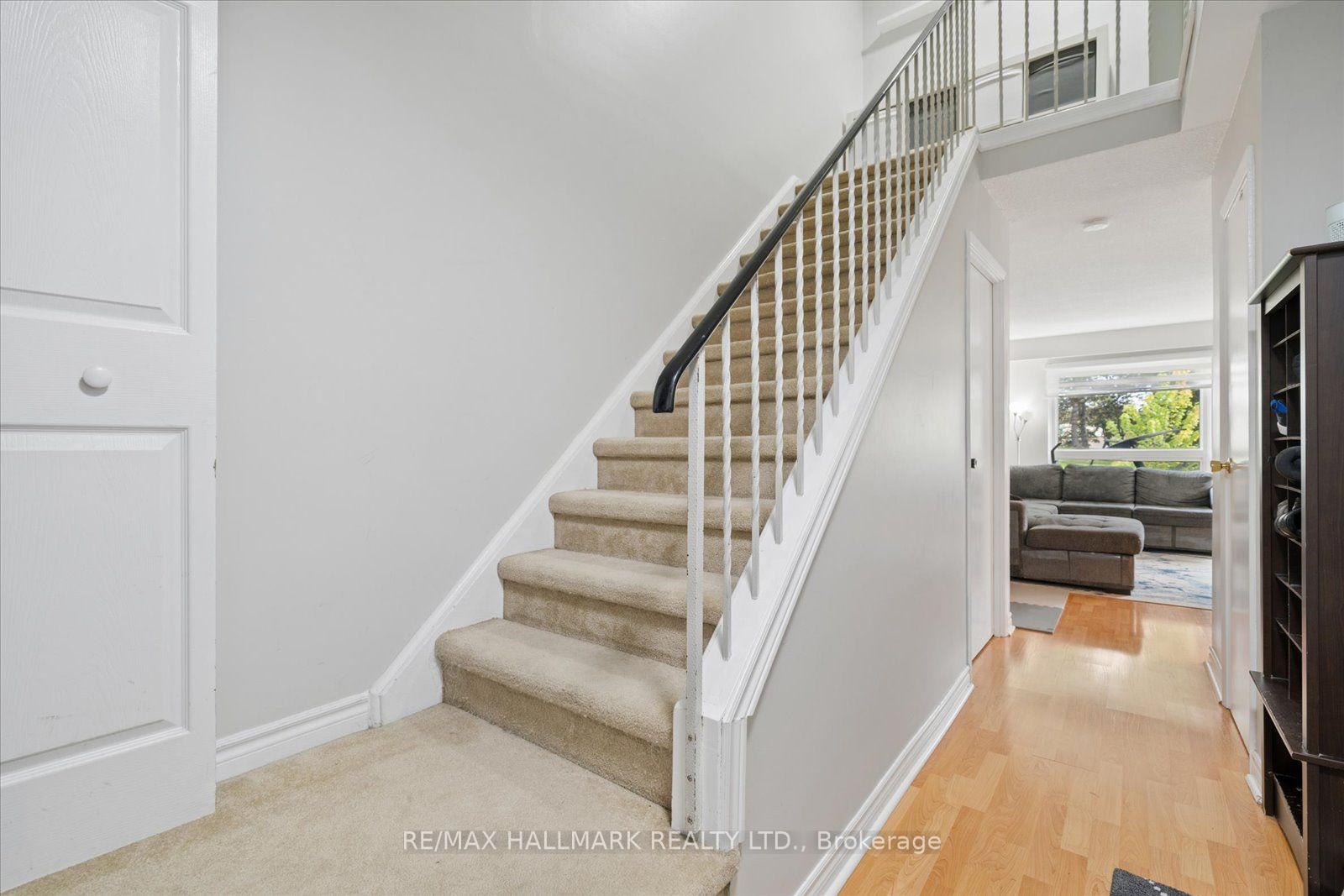 Photo 4 of Unit 69, 39 Camelot Way, Markham, Markham Village — HOMEH