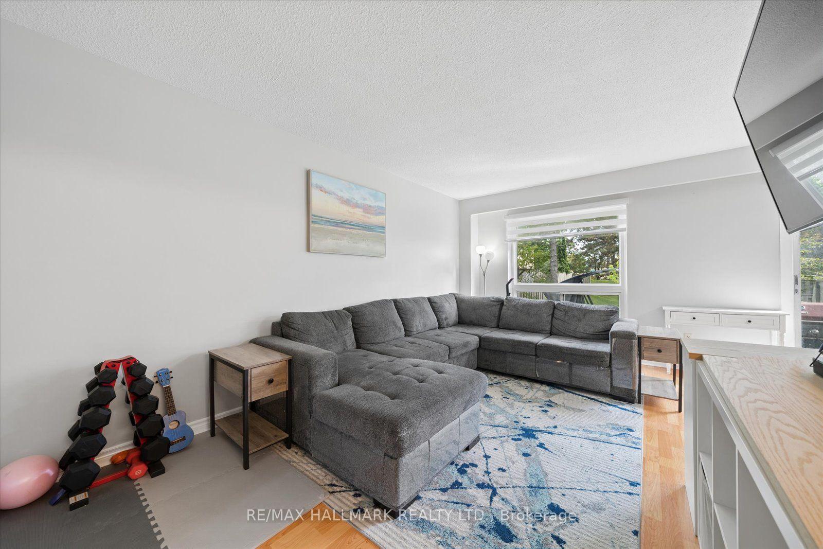 Photo 6 of Unit 69, 39 Camelot Way, Markham, Markham Village — HOMEH