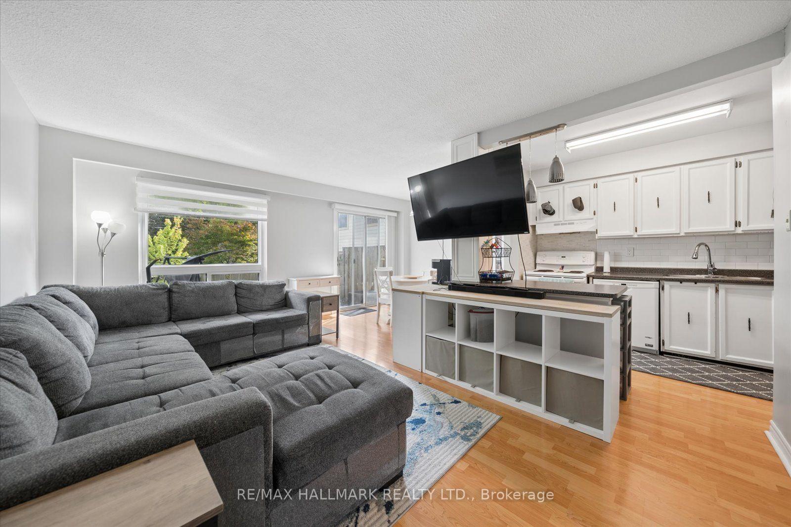 Photo 8 of Unit 69, 39 Camelot Way, Markham, Markham Village — HOMEH
