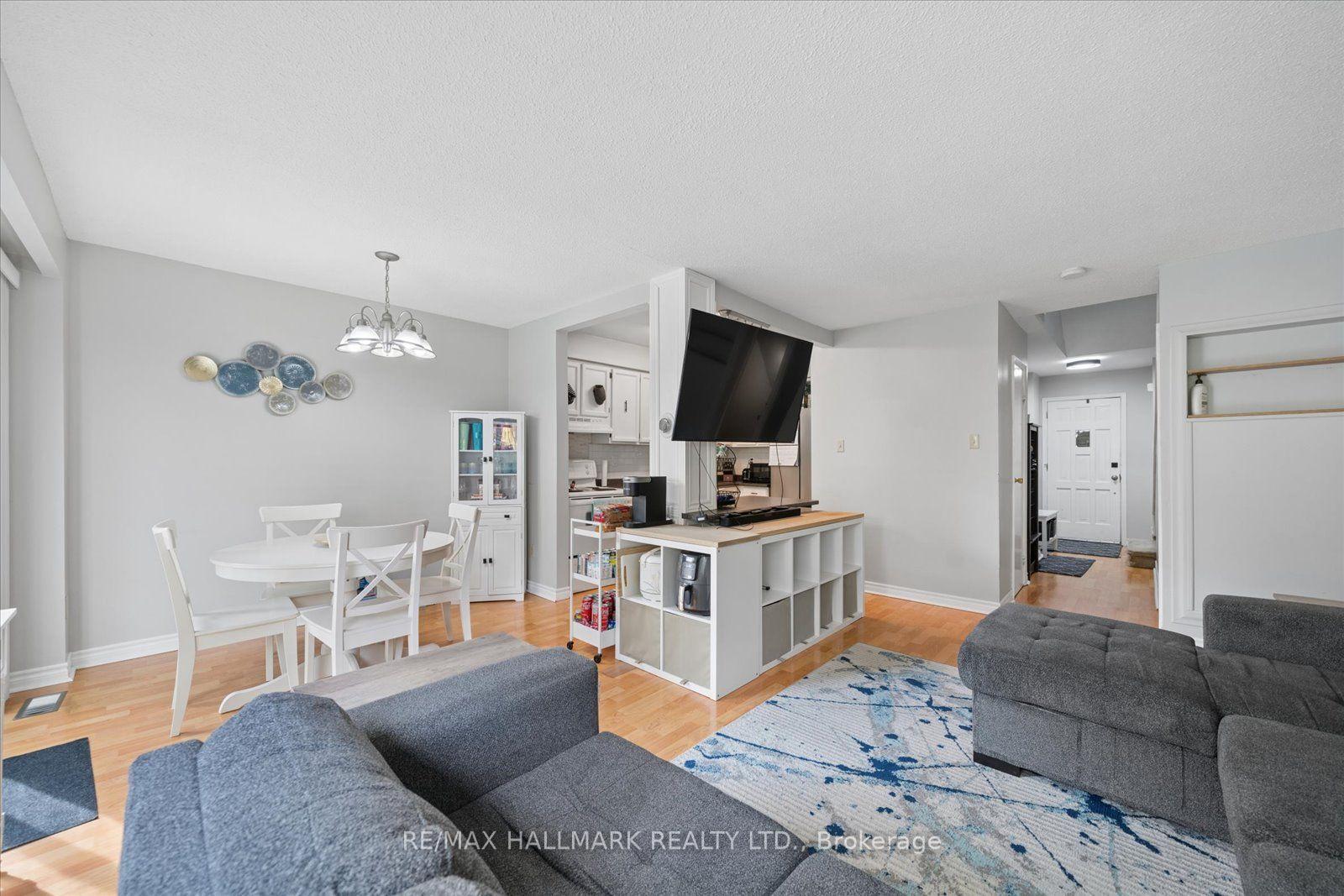 Photo 9 of Unit 69, 39 Camelot Way, Markham, Markham Village — HOMEH