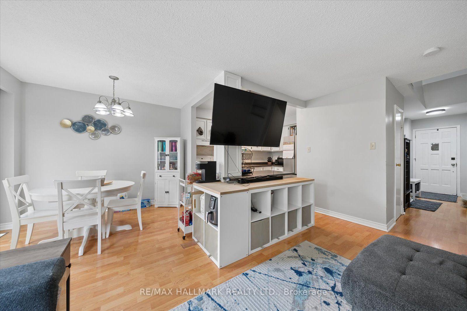Photo 10 of Unit 69, 39 Camelot Way, Markham, Markham Village — HOMEH