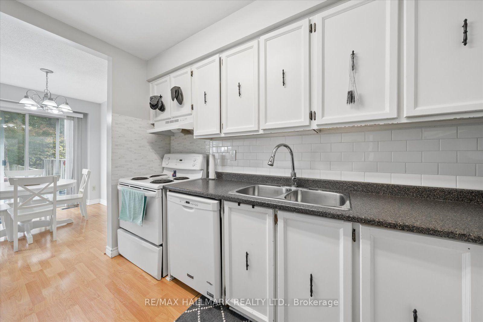Photo 15 of Unit 69, 39 Camelot Way, Markham, Markham Village — HOMEH