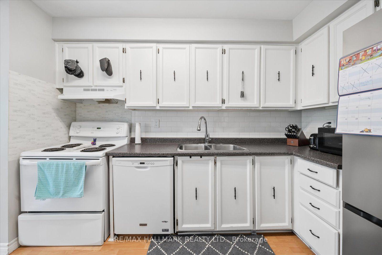 Photo 17 of Unit 69, 39 Camelot Way, Markham, Markham Village — HOMEH