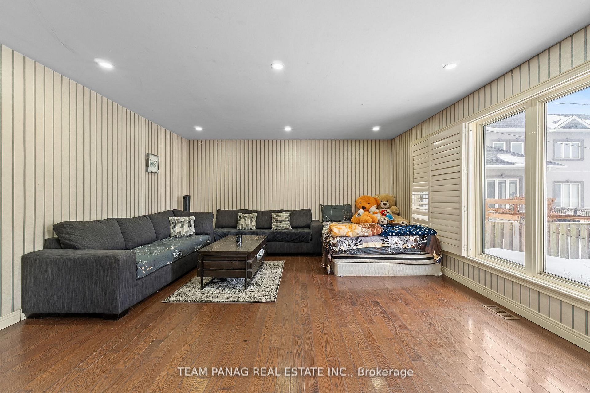 Photo 9 of 3377 Mayfield Road, Brampton, Snelgrove — HOMEH