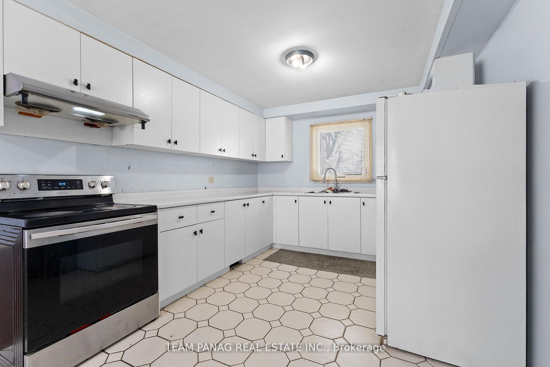 Photo 13 of 3377 Mayfield Road, Brampton, Snelgrove — HOMEH