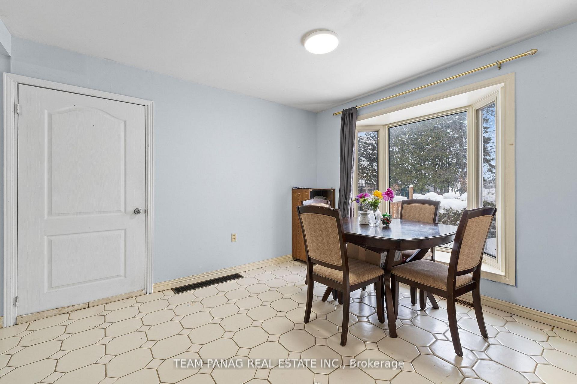 Photo 14 of 3377 Mayfield Road, Brampton, Snelgrove — HOMEH