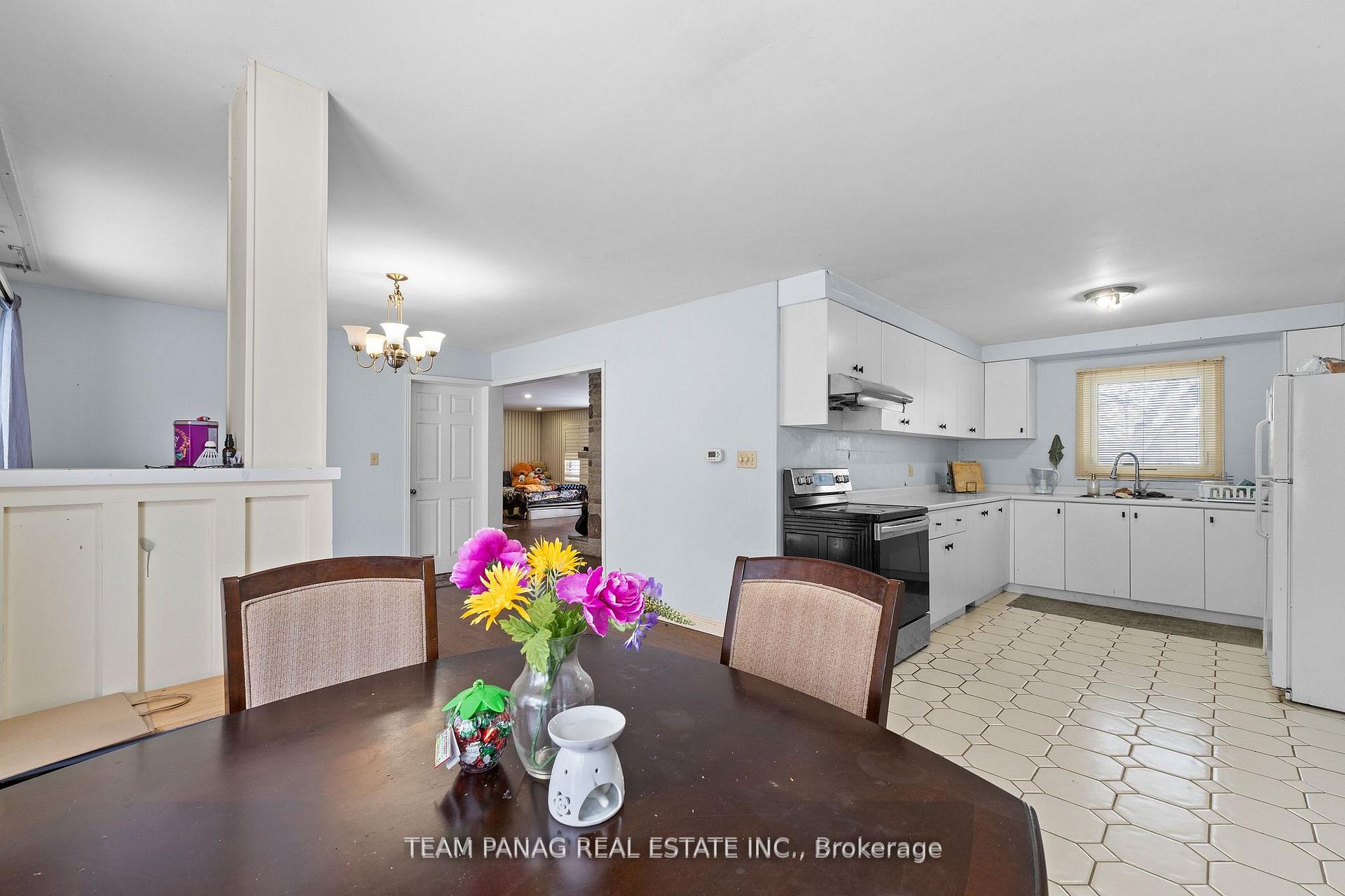 Photo 15 of 3377 Mayfield Road, Brampton, Snelgrove — HOMEH
