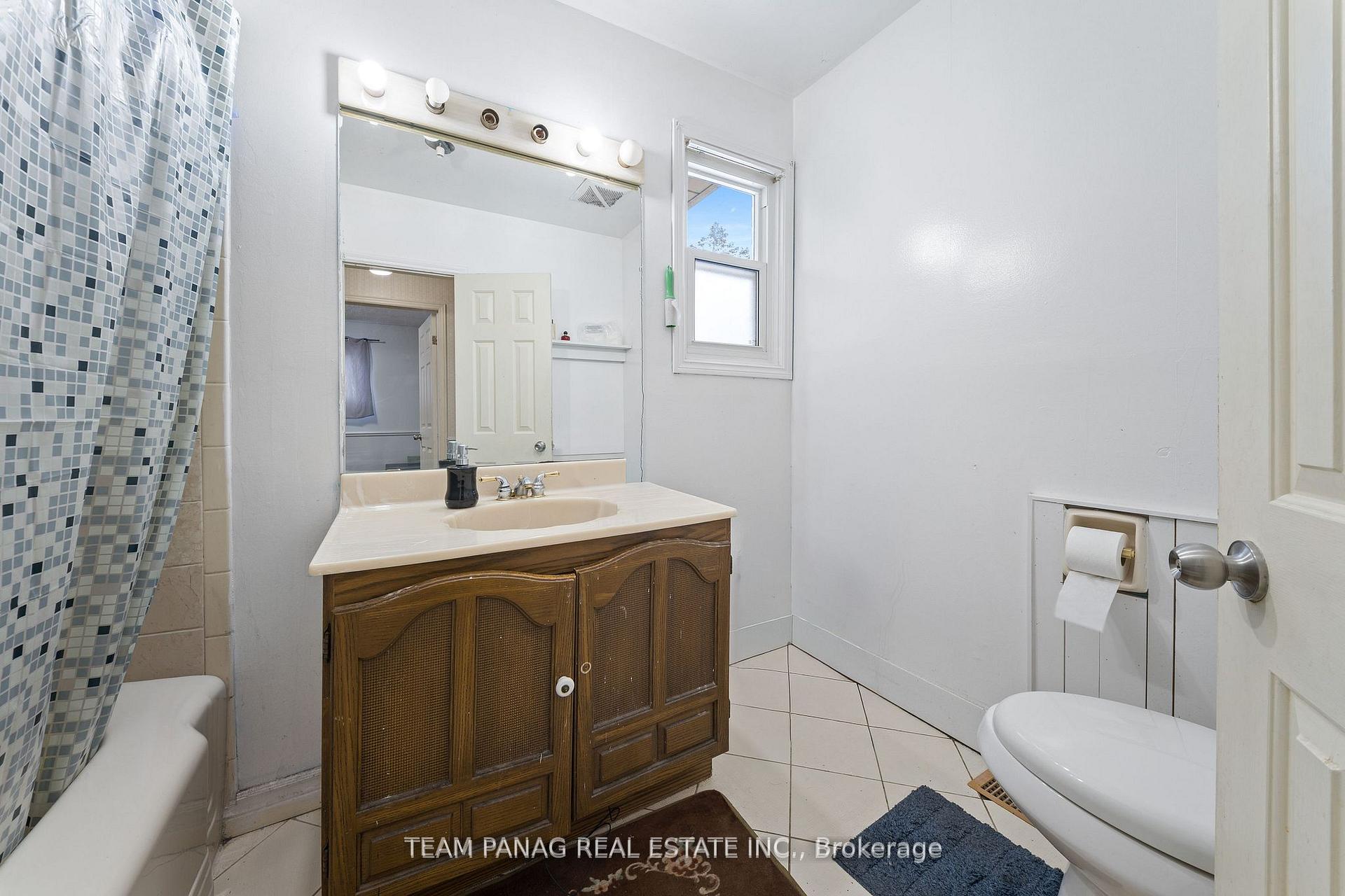 Photo 24 of 3377 Mayfield Road, Brampton, Snelgrove — HOMEH