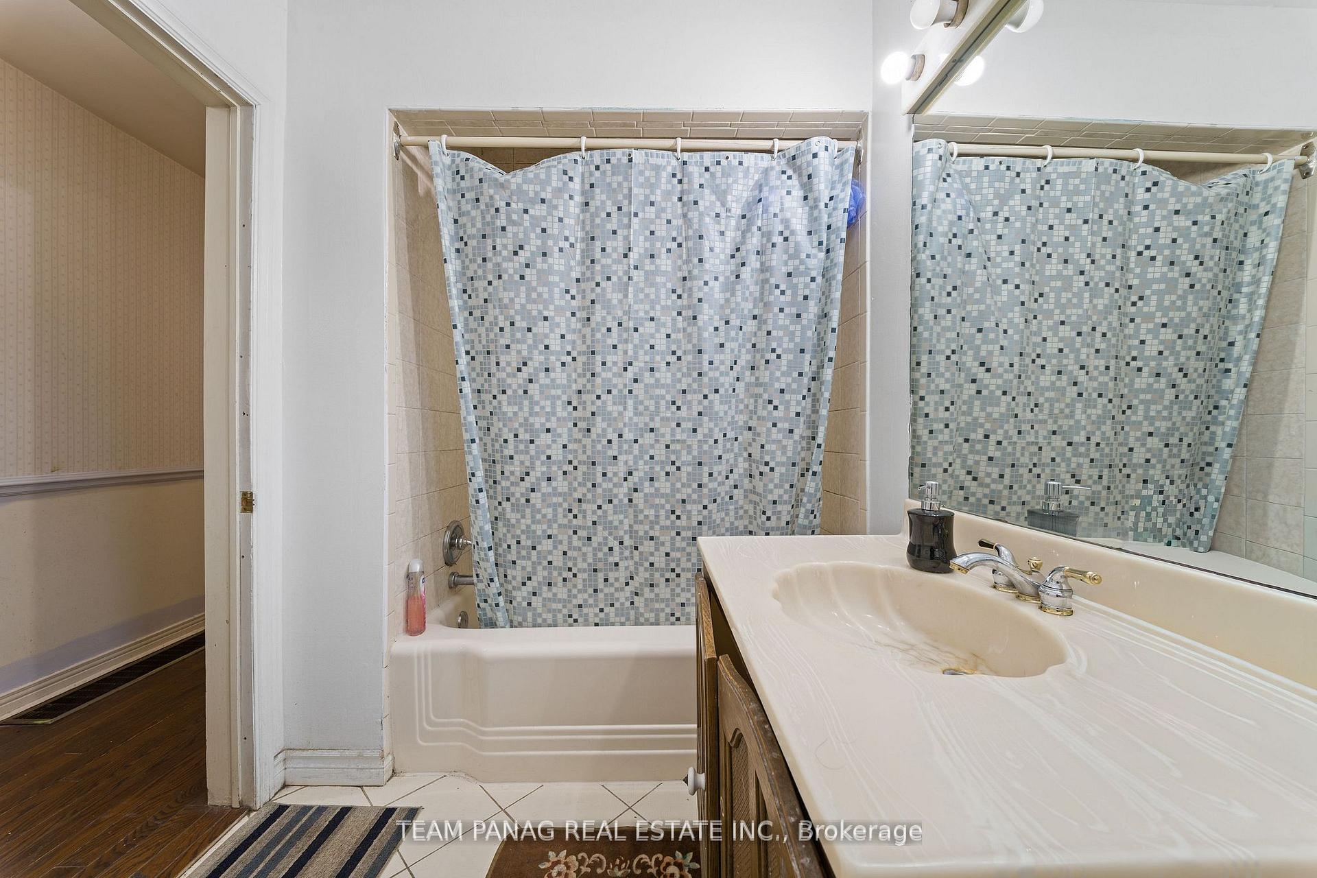Photo 25 of 3377 Mayfield Road, Brampton, Snelgrove — HOMEH