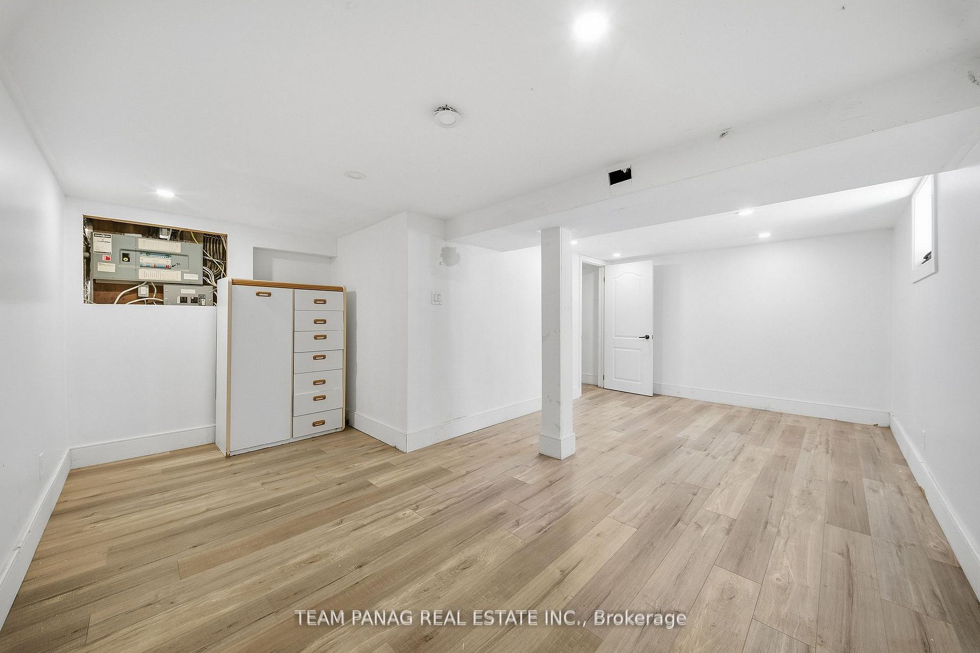 Photo 35 of 3377 Mayfield Road, Brampton, Snelgrove — HOMEH