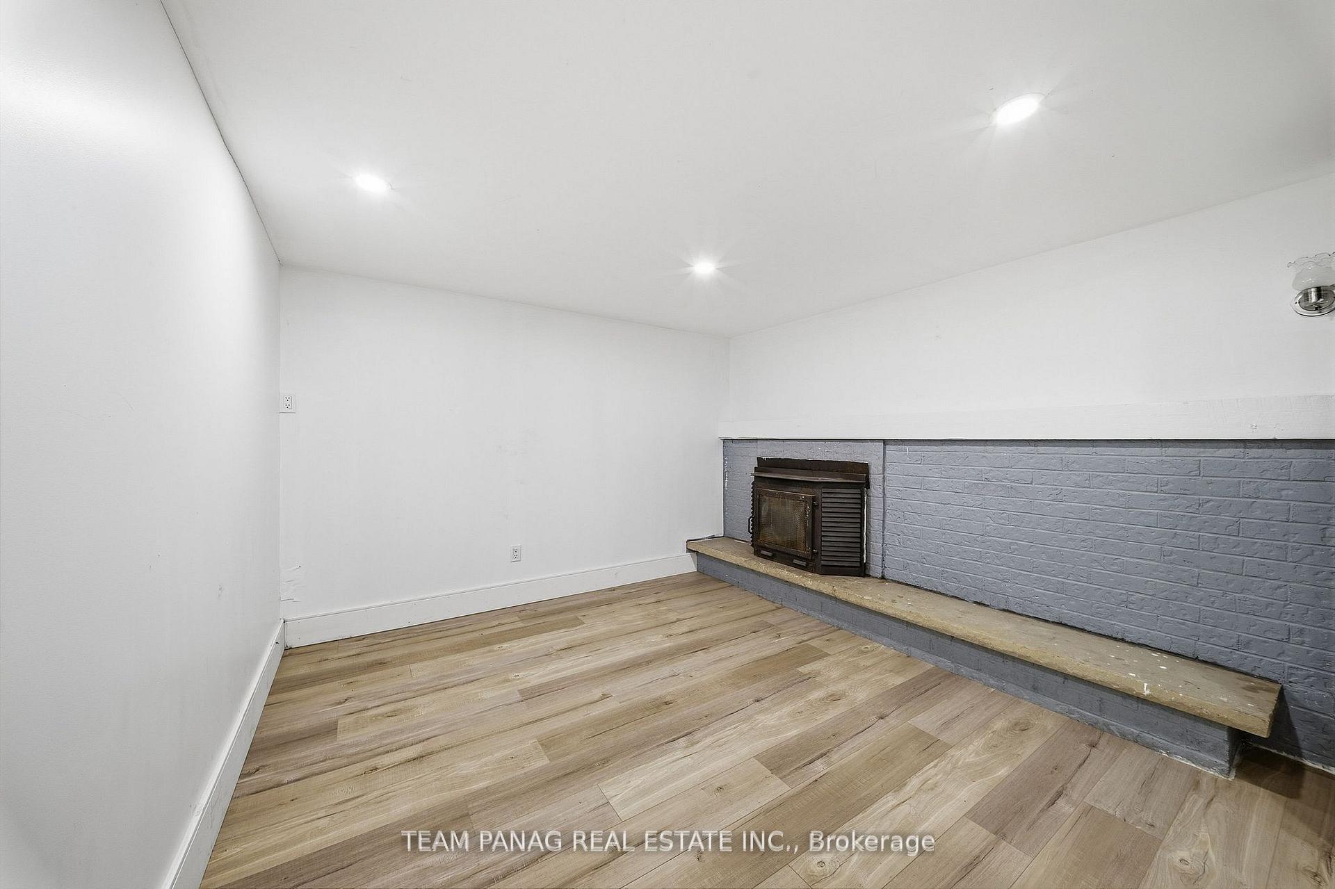 Photo 37 of 3377 Mayfield Road, Brampton, Snelgrove — HOMEH