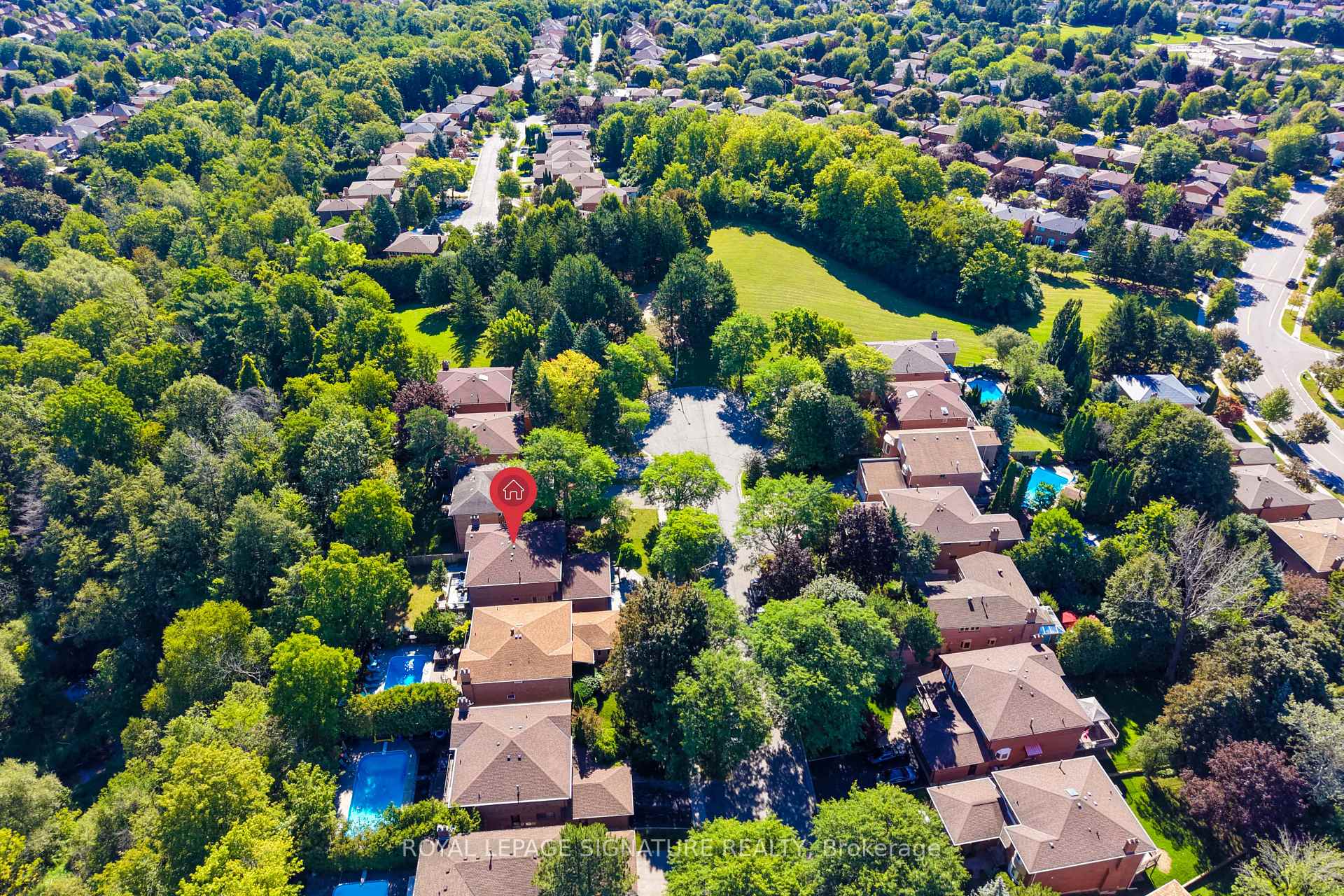 Photo 3 of 16 Ravencliffe Road, Markham, Aileen-Willowbrook — HOMEH