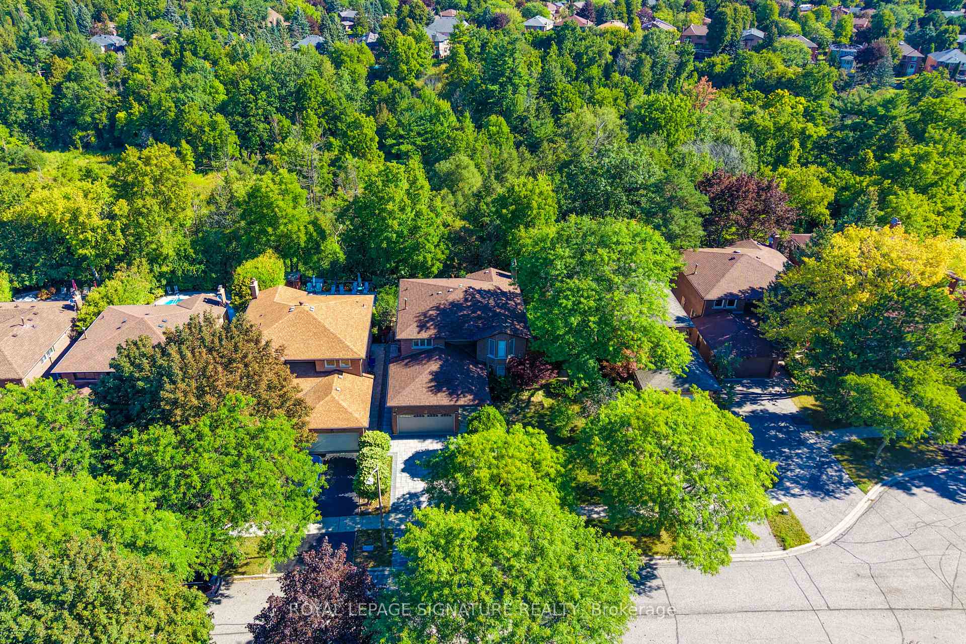 Photo 4 of 16 Ravencliffe Road, Markham, Aileen-Willowbrook — HOMEH