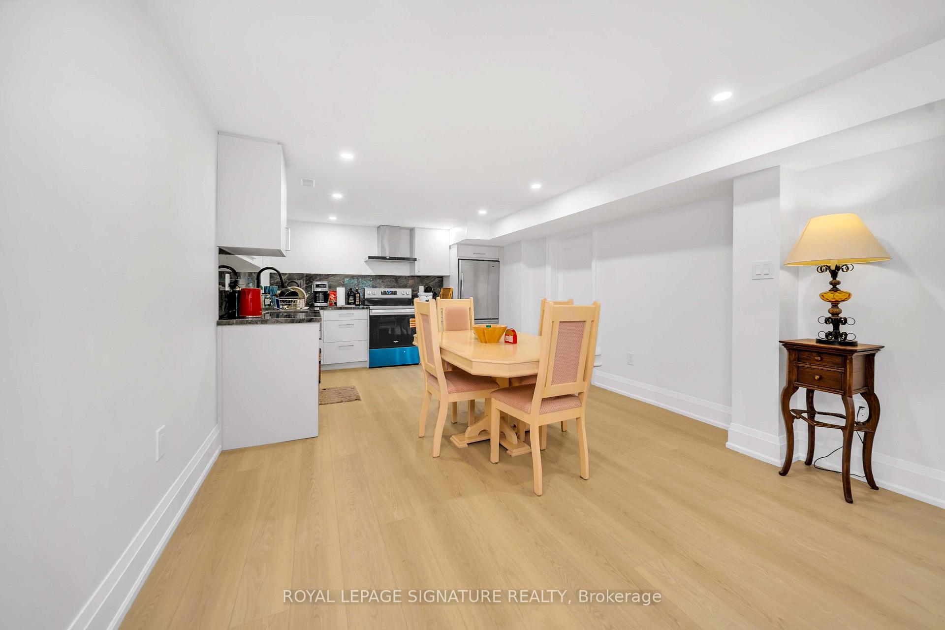 Photo 38 of 16 Ravencliffe Road, Markham, Aileen-Willowbrook — HOMEH