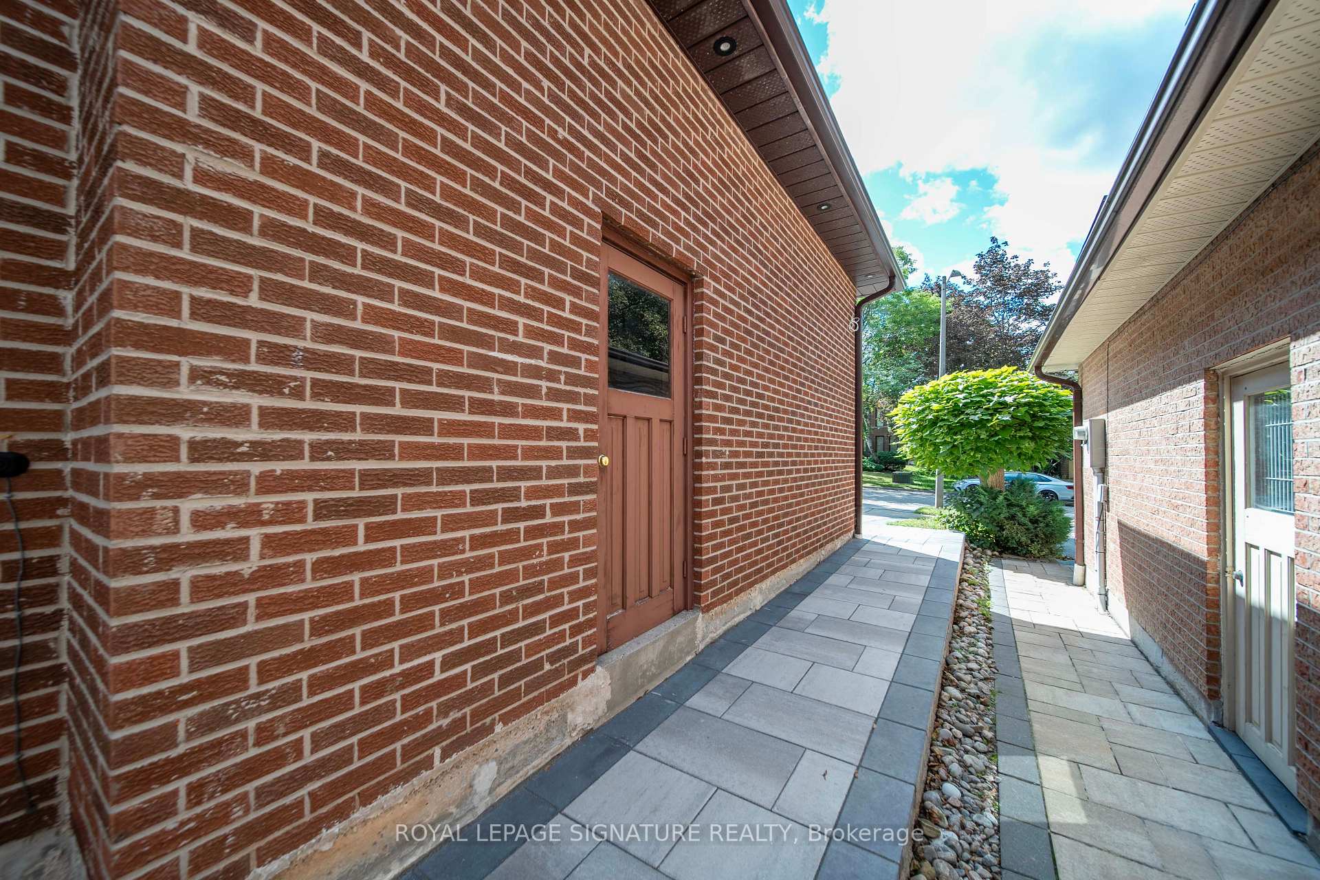 Photo 44 of 16 Ravencliffe Road, Markham, Aileen-Willowbrook — HOMEH