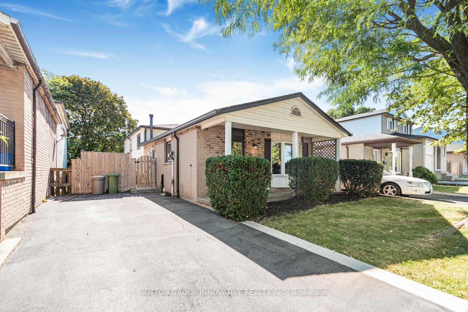 Photo 3 of 703 Upper Wentworth Street, Hamilton, Burkholme — HOMEH