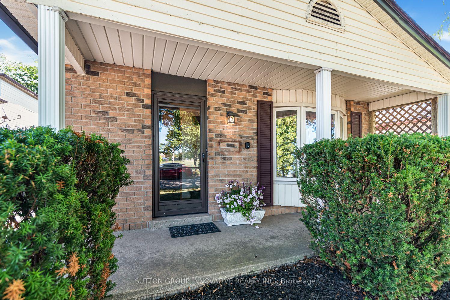 Photo 4 of 703 Upper Wentworth Street, Hamilton, Burkholme — HOMEH