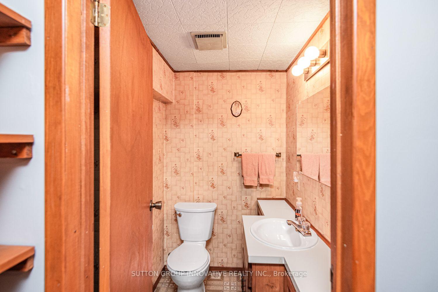 Photo 13 of 703 Upper Wentworth Street, Hamilton, Burkholme — HOMEH