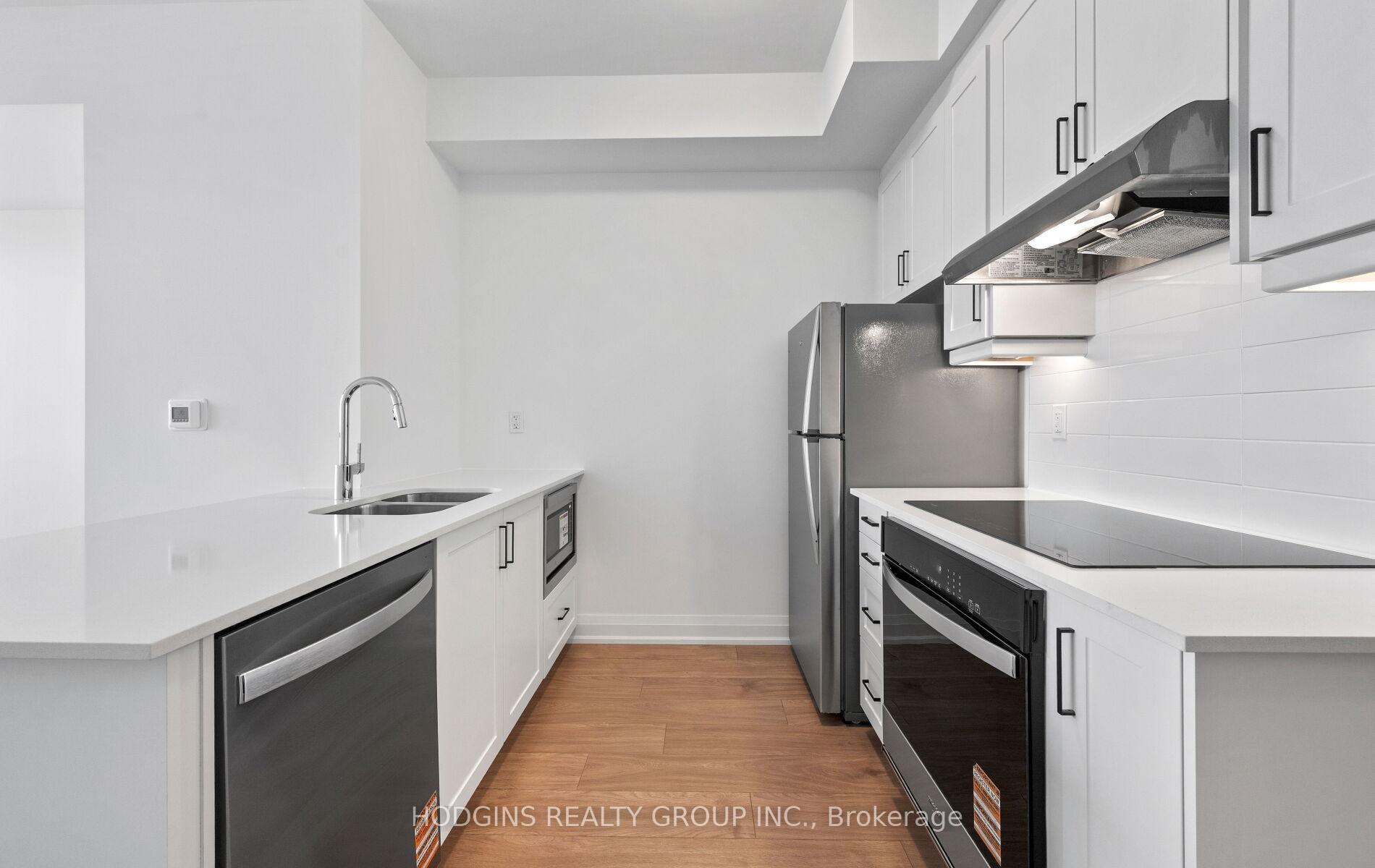 Photo 2 of Unit 1714, 1035 Southdown Road, Mississauga, Clarkson — HOMEH