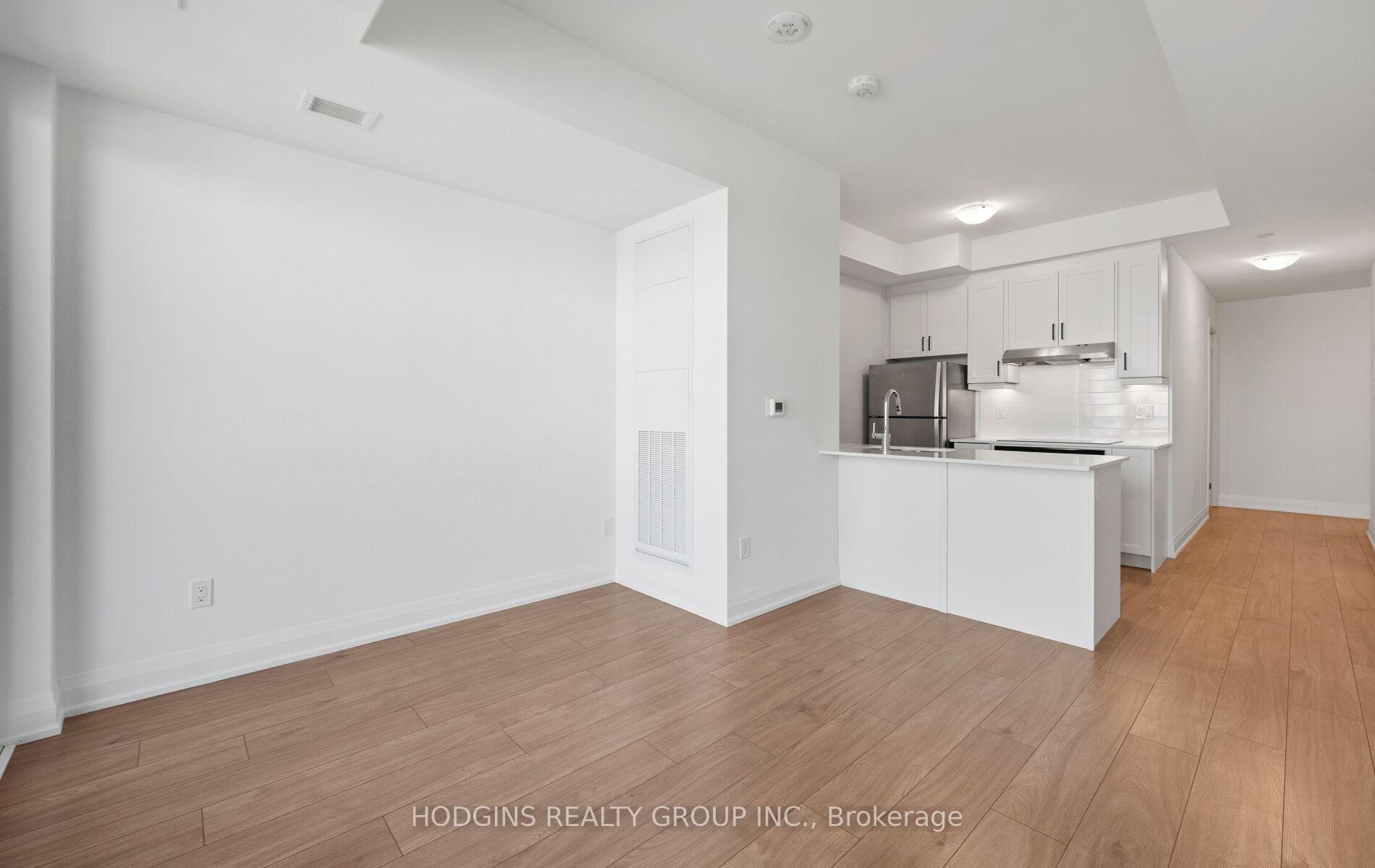 Photo 4 of Unit 1714, 1035 Southdown Road, Mississauga, Clarkson — HOMEH