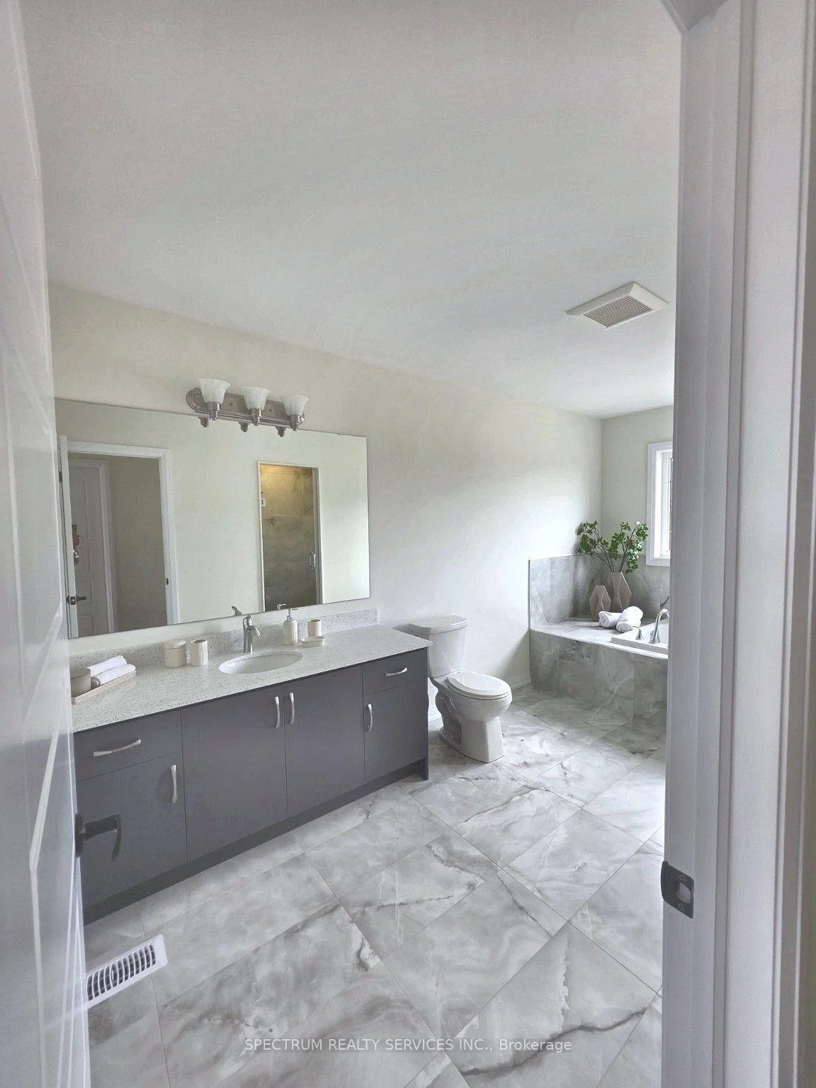 Photo 33 of 1522 Benson Street, Innisfil, Alcona — HOMEH