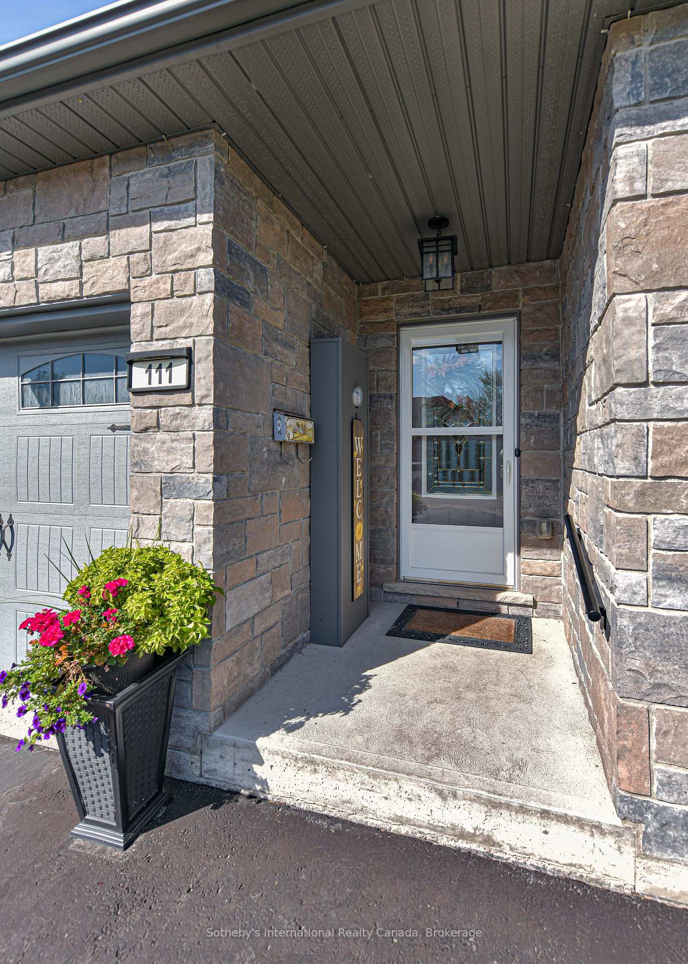 Photo 3 of 111 Lucy Lane, Orillia — HOMEH