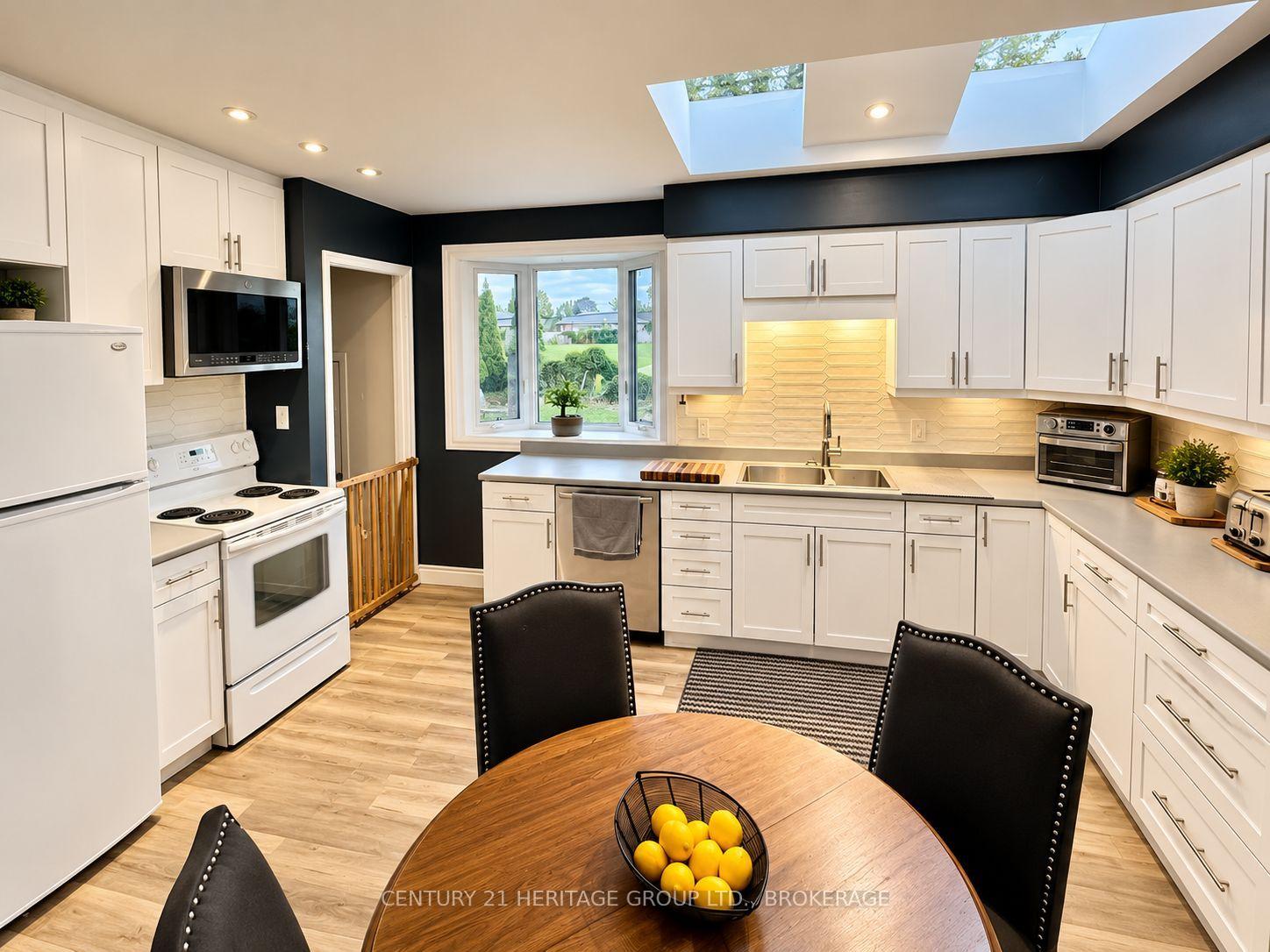 Photo 4 of 34 Harvard Place, Loyalist, Amherstview — HOMEH