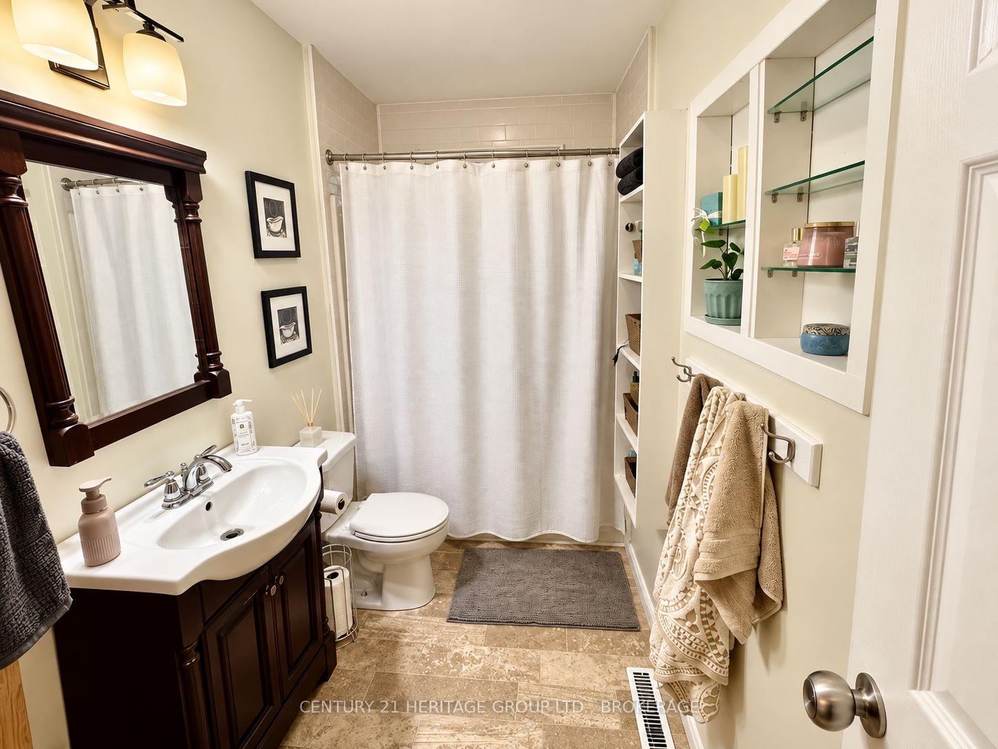Photo 8 of 34 Harvard Place, Loyalist, Amherstview — HOMEH