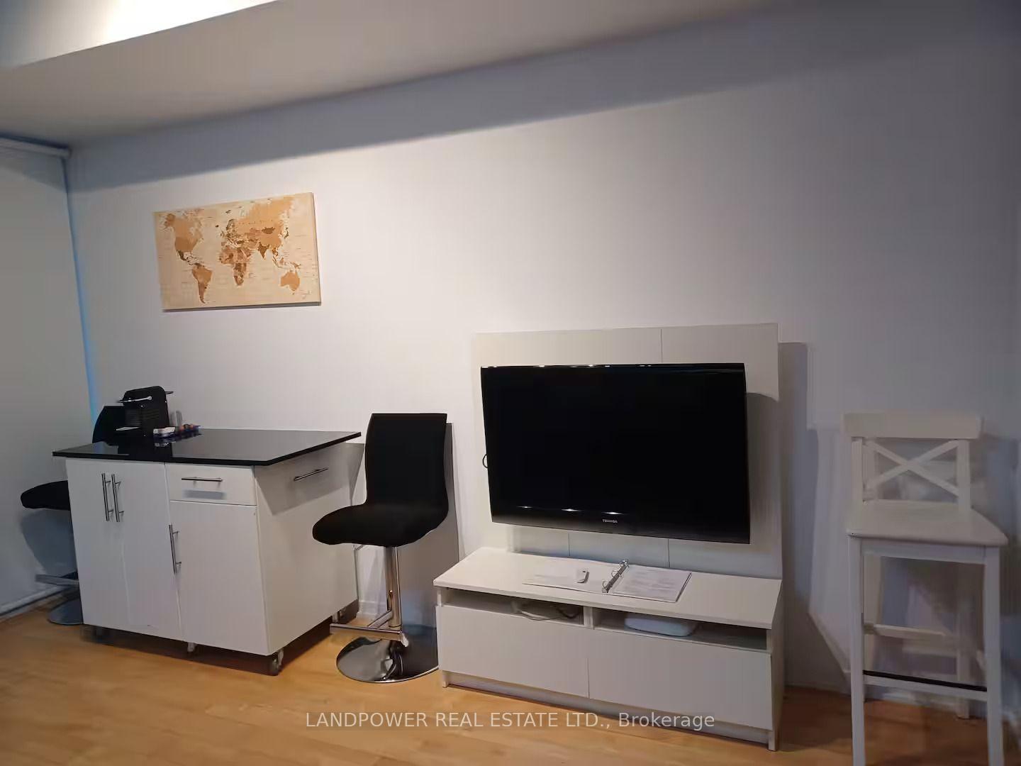 Photo of Unit 3906, 65 Bremner Boulevard