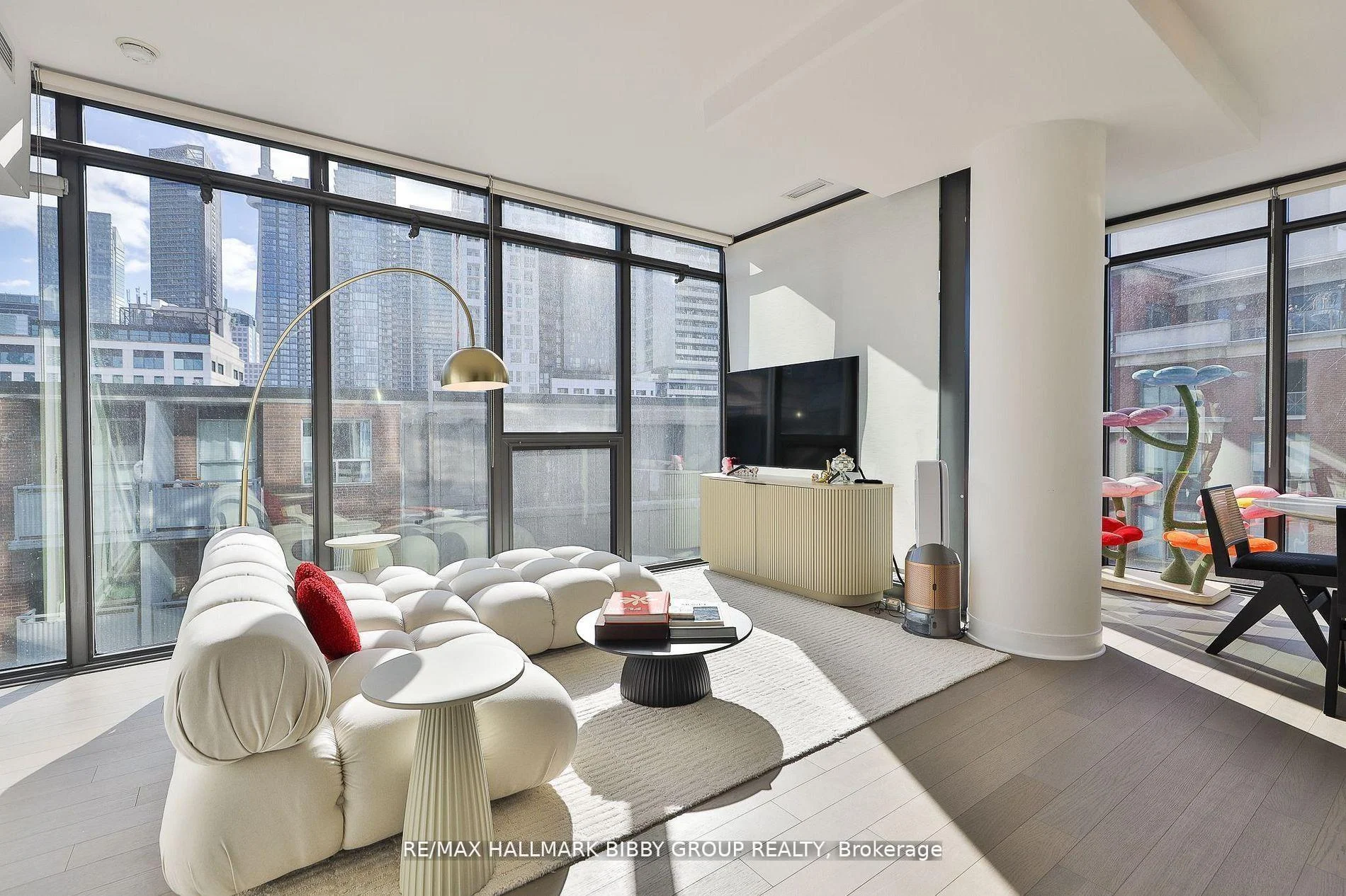 Photo 3 of Unit 710, 15 Beverley Street, Toronto, Kensington-Chinatown — HOMEH