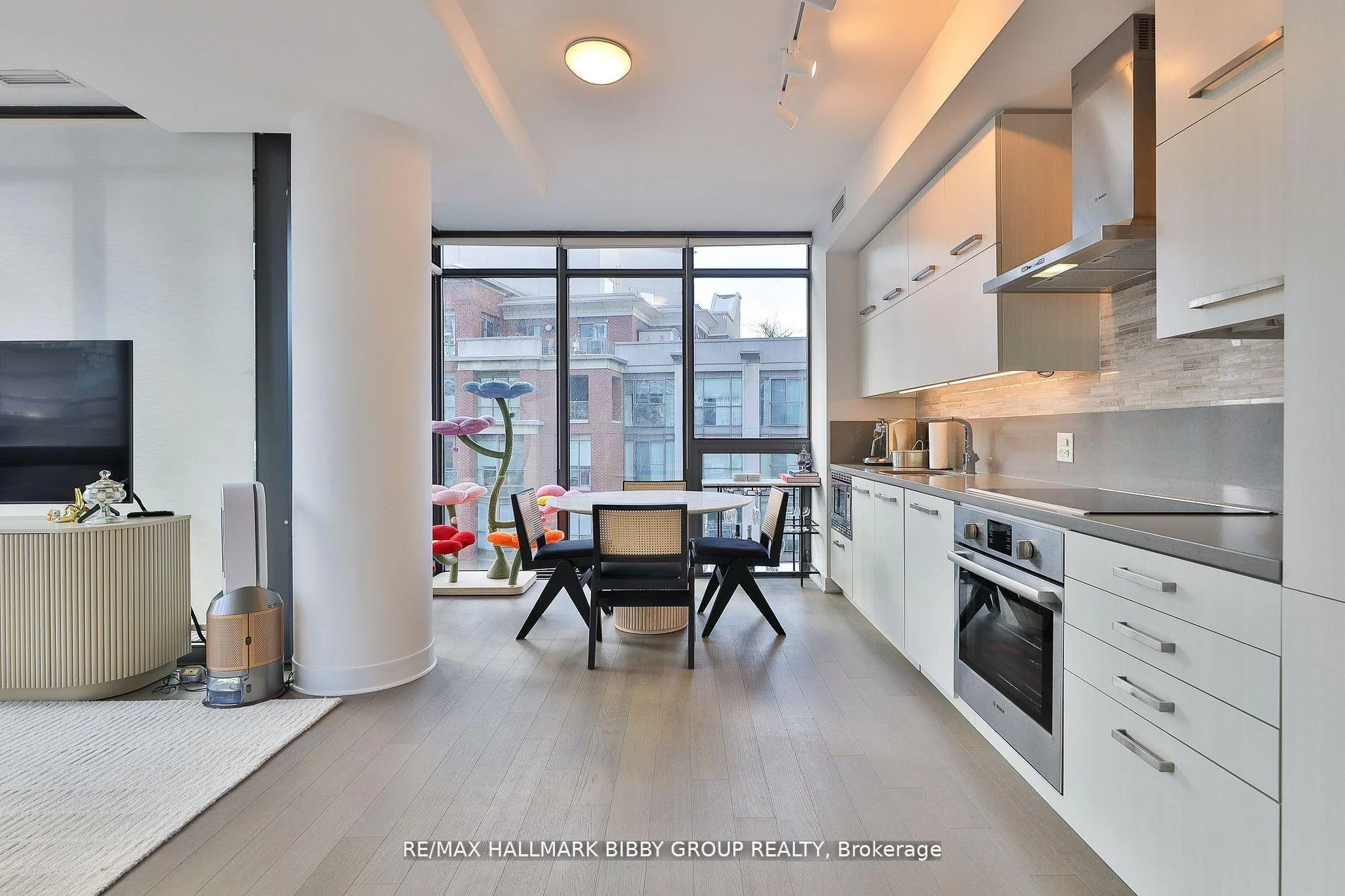 Photo 6 of Unit 710, 15 Beverley Street, Toronto, Kensington-Chinatown — HOMEH