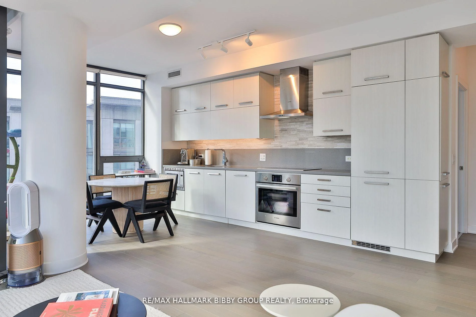Photo 7 of Unit 710, 15 Beverley Street, Toronto, Kensington-Chinatown — HOMEH
