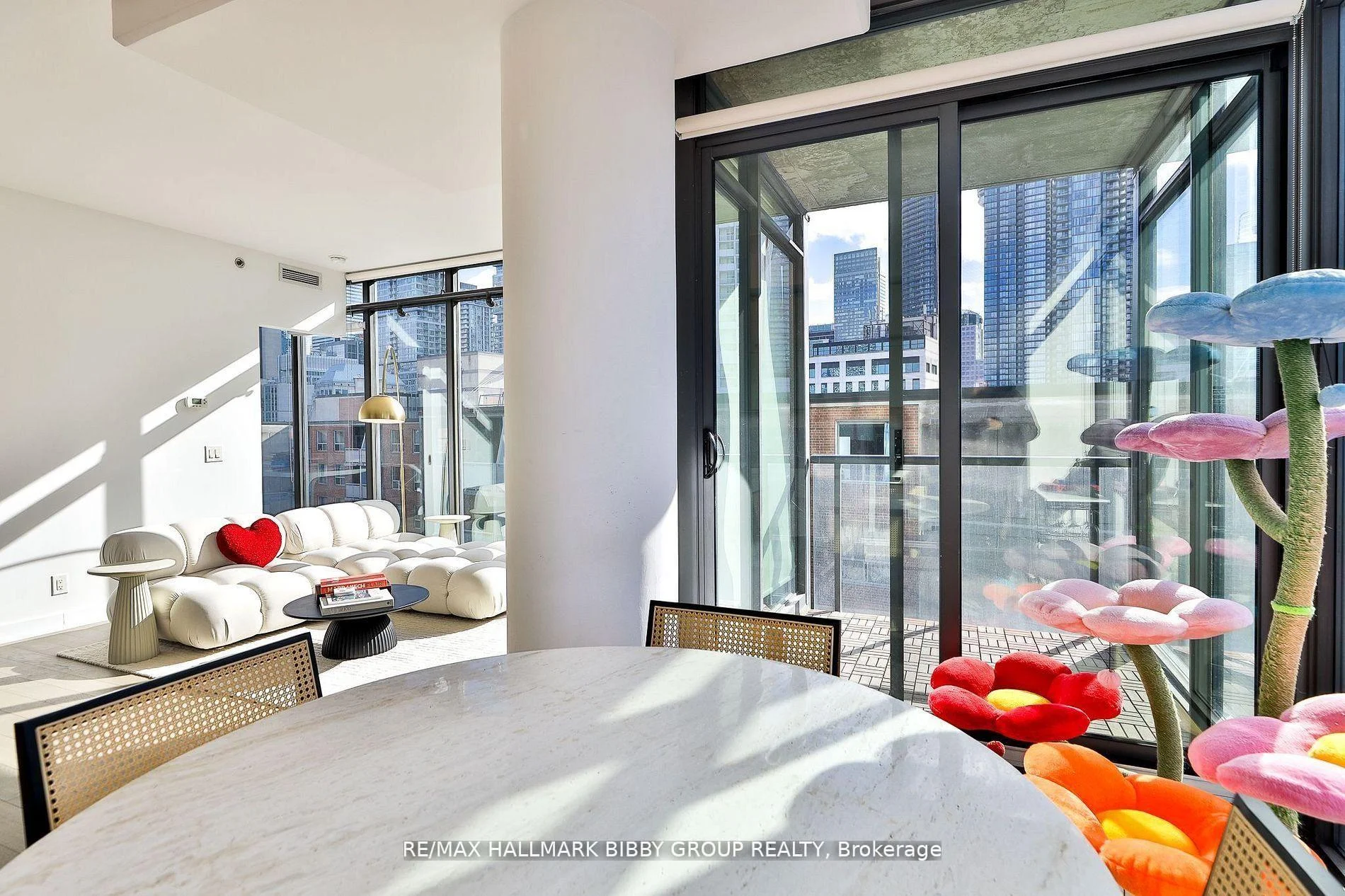 Photo 9 of Unit 710, 15 Beverley Street, Toronto, Kensington-Chinatown — HOMEH