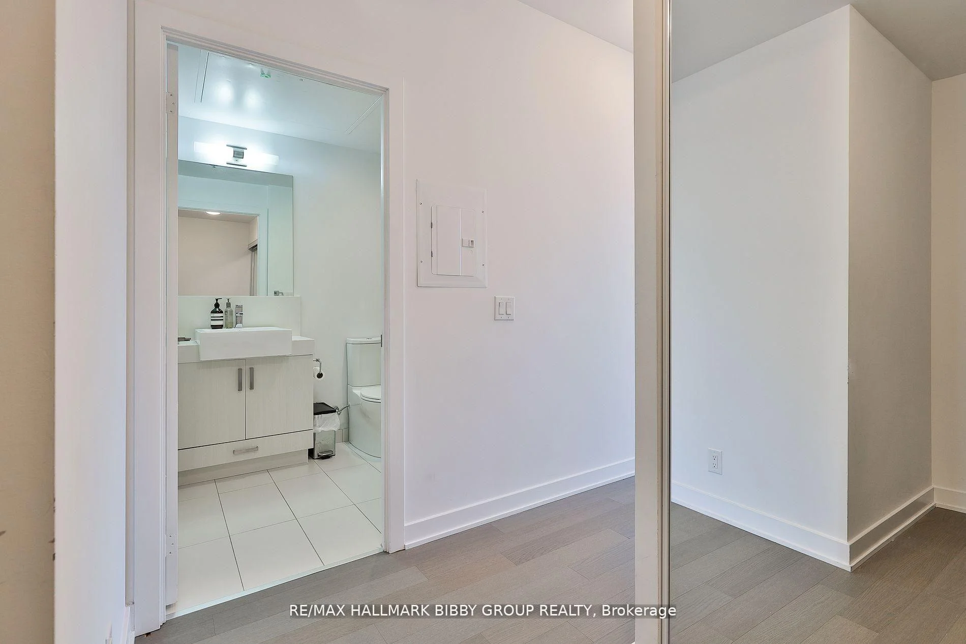 Photo 15 of Unit 710, 15 Beverley Street, Toronto, Kensington-Chinatown — HOMEH