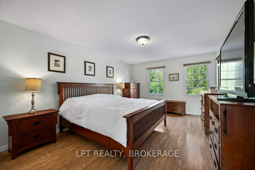 Photo 3 of 780 Muirfield Crescent, Kingston, East Gardiners Rd — HOMEH