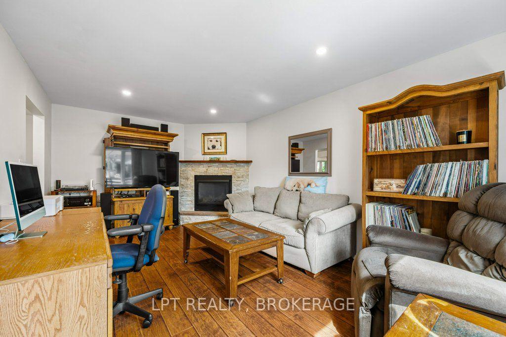 Photo 17 of 780 Muirfield Crescent, Kingston, East Gardiners Rd — HOMEH