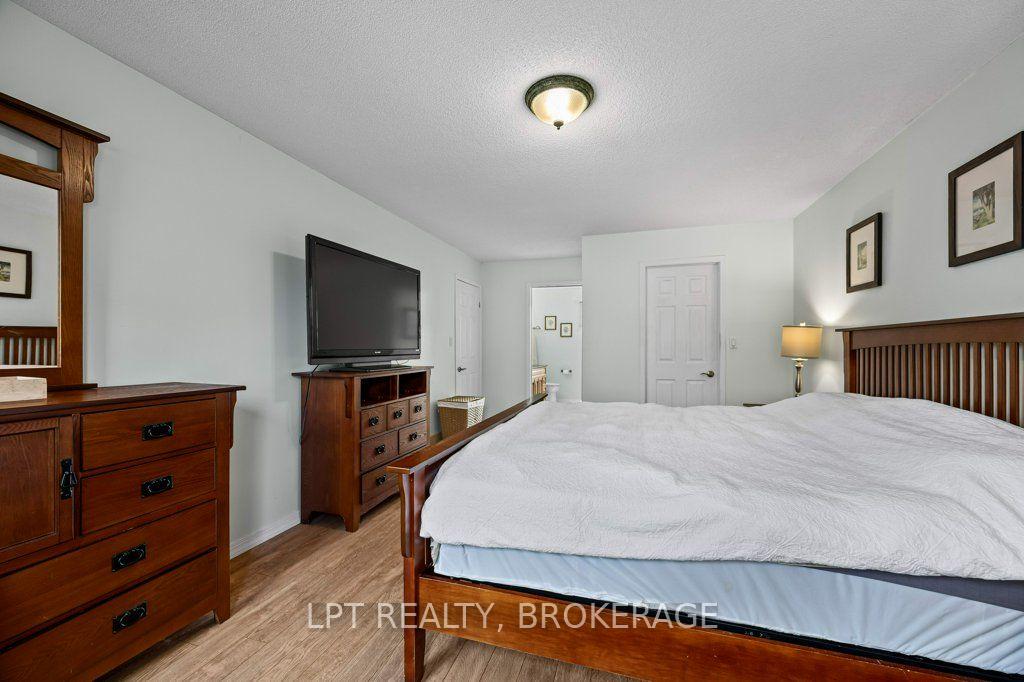 Photo 22 of 780 Muirfield Crescent, Kingston, East Gardiners Rd — HOMEH