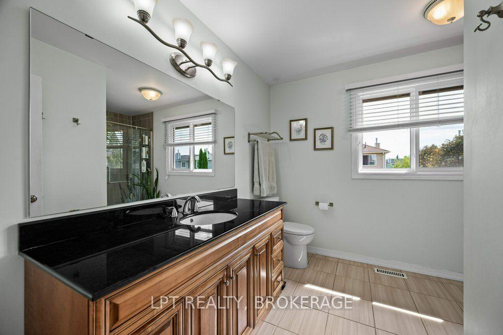 Photo 23 of 780 Muirfield Crescent, Kingston, East Gardiners Rd — HOMEH