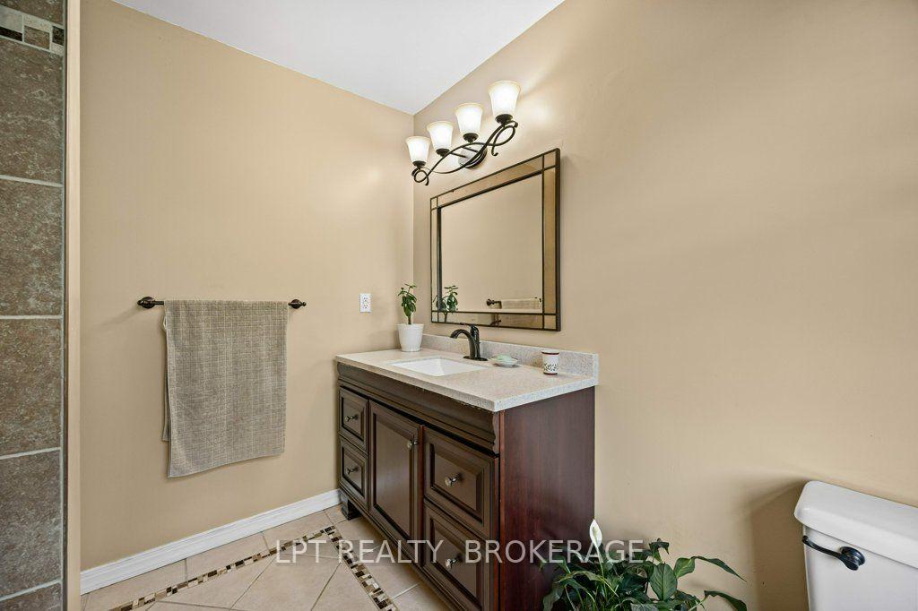 Photo 32 of 780 Muirfield Crescent, Kingston, East Gardiners Rd — HOMEH