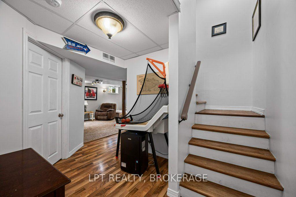 Photo 33 of 780 Muirfield Crescent, Kingston, East Gardiners Rd — HOMEH