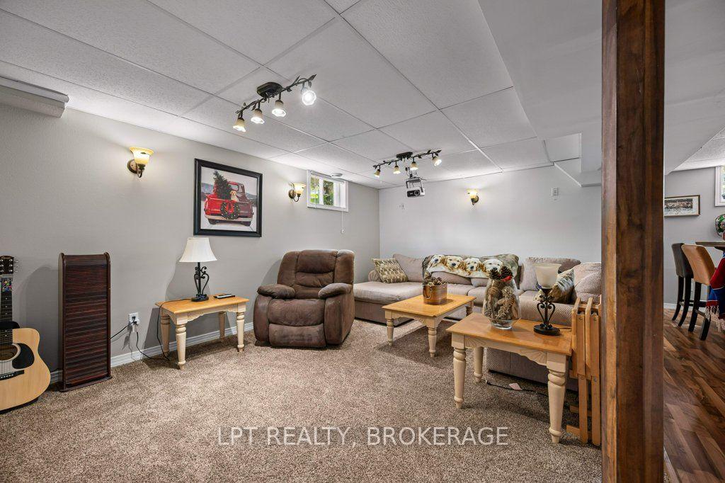 Photo 36 of 780 Muirfield Crescent, Kingston, East Gardiners Rd — HOMEH