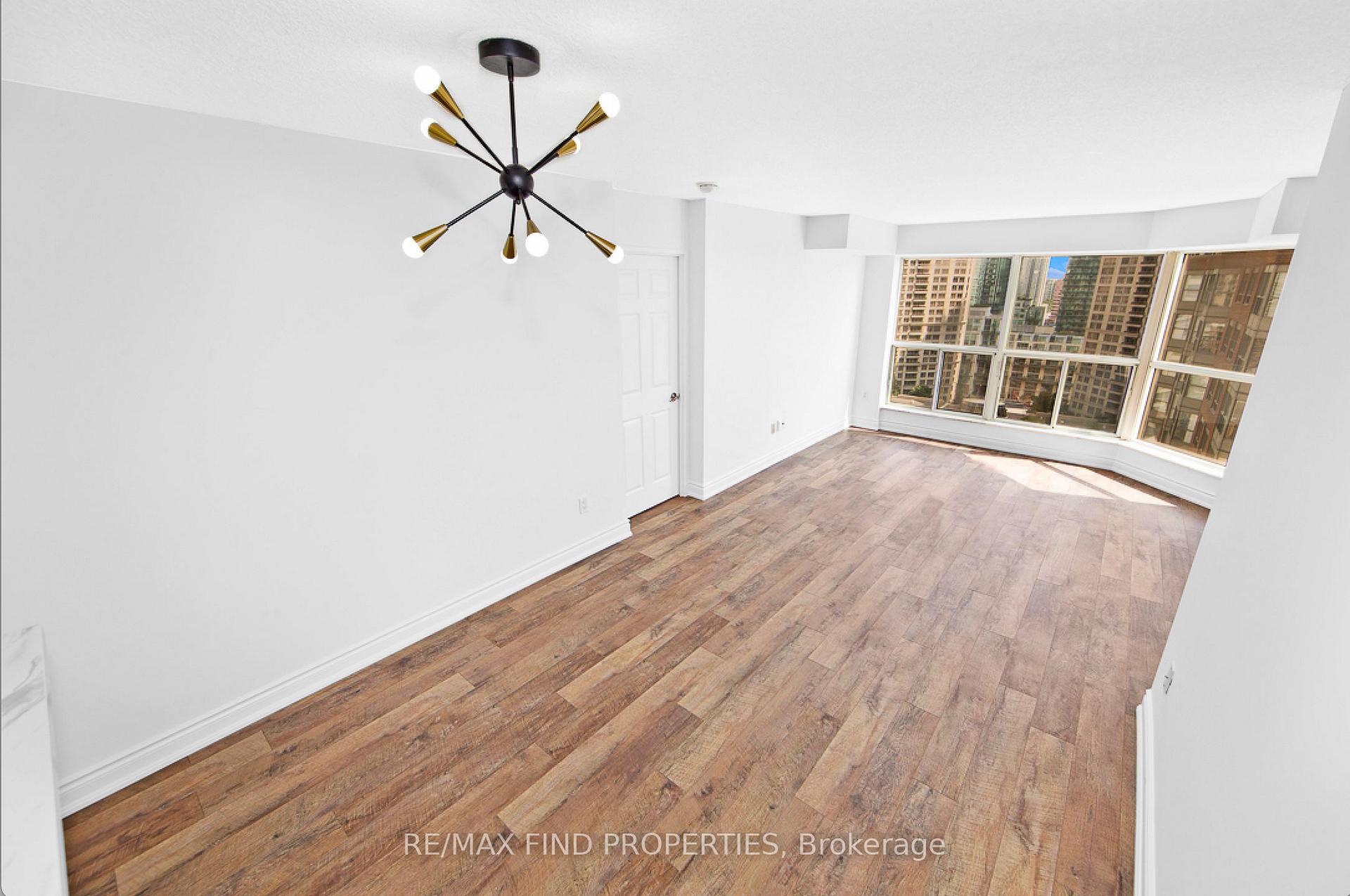 Photo 3 of Unit 1907, 335 Webb Drive, Mississauga, City Centre — HOMEH
