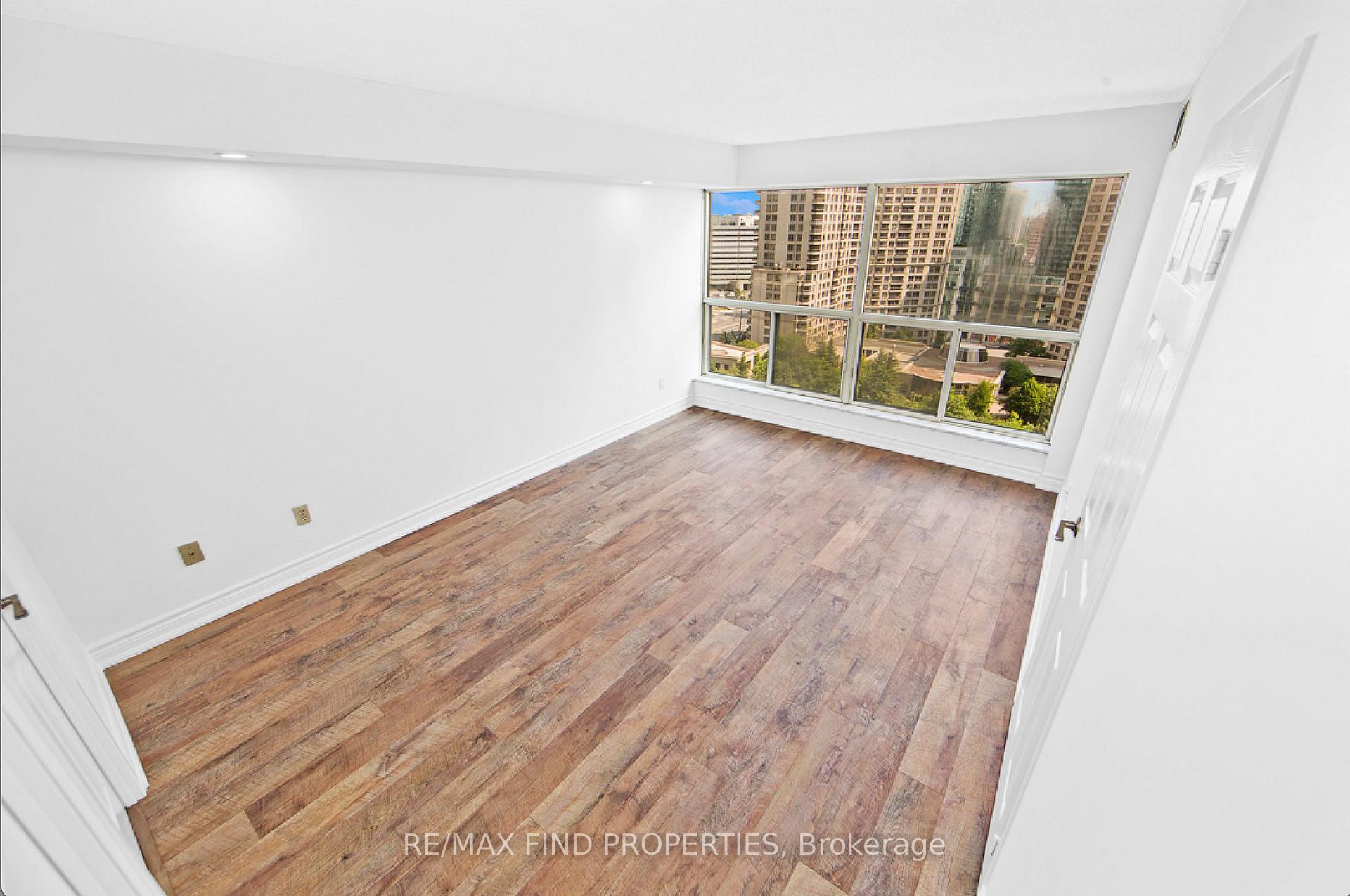 Photo 5 of Unit 1907, 335 Webb Drive, Mississauga, City Centre — HOMEH