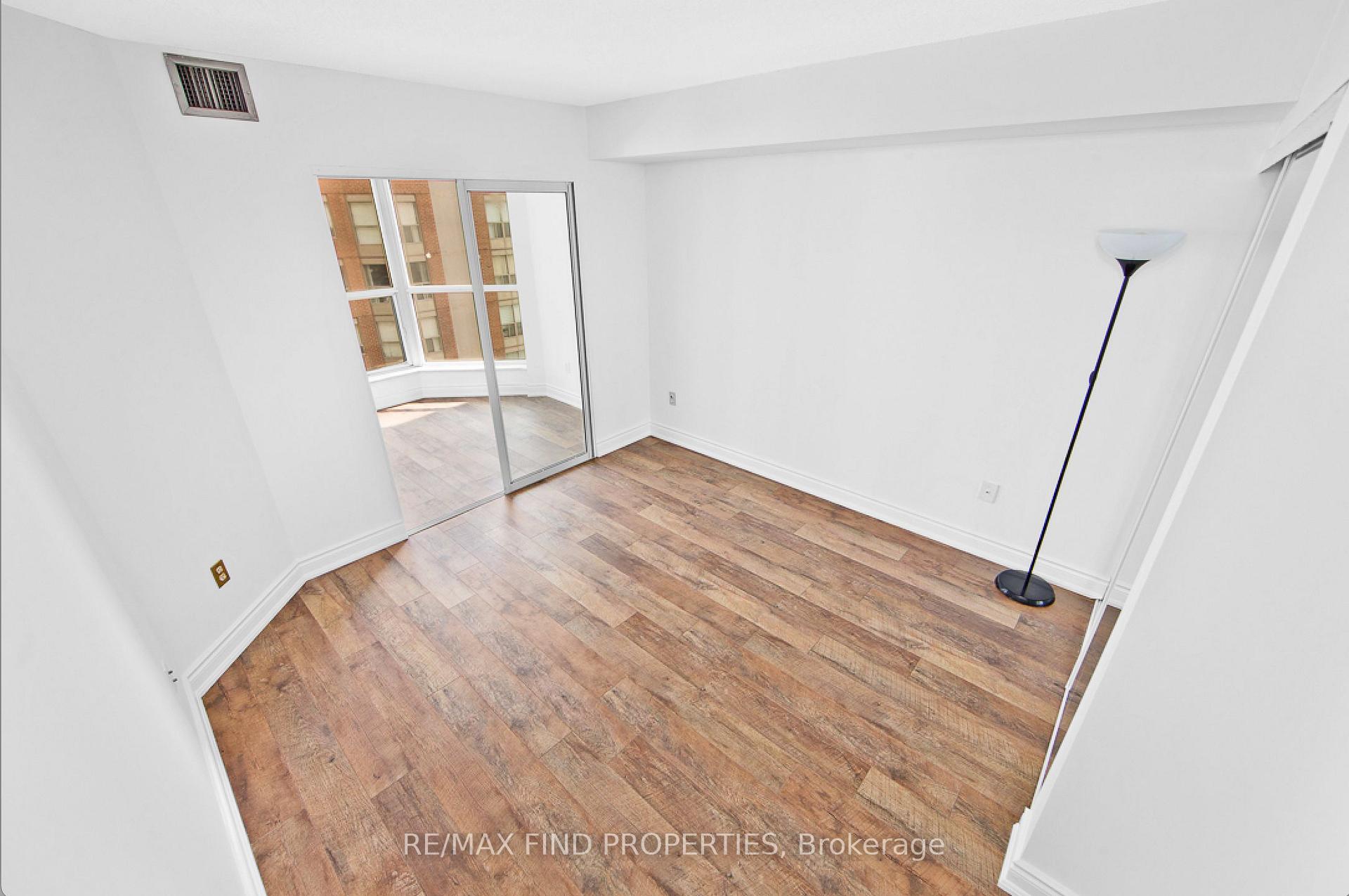 Photo 7 of Unit 1907, 335 Webb Drive, Mississauga, City Centre — HOMEH