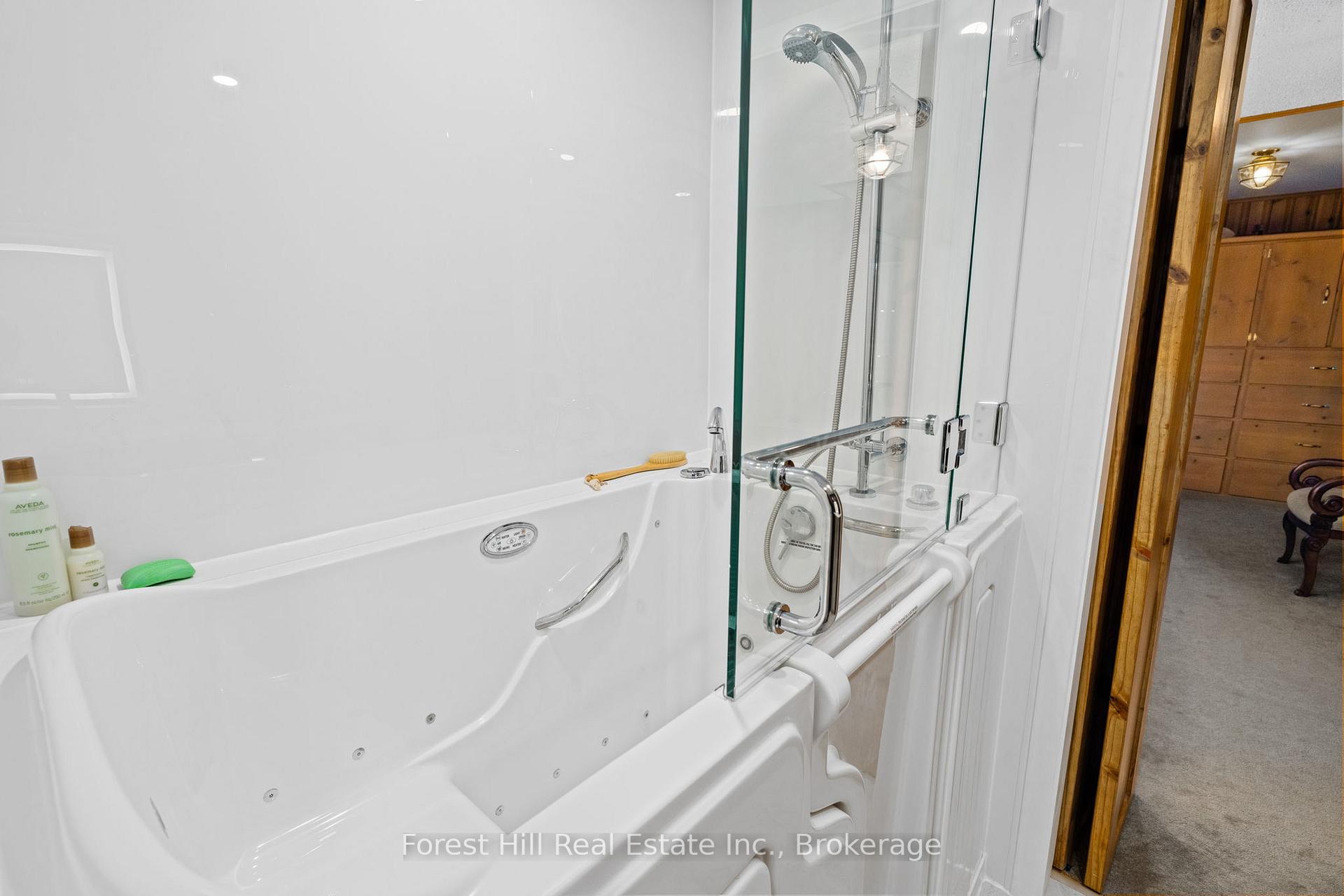 Photo 17 of 1062 Pine Lake Road, Gravenhurst, Muskoka (S) — HOMEH