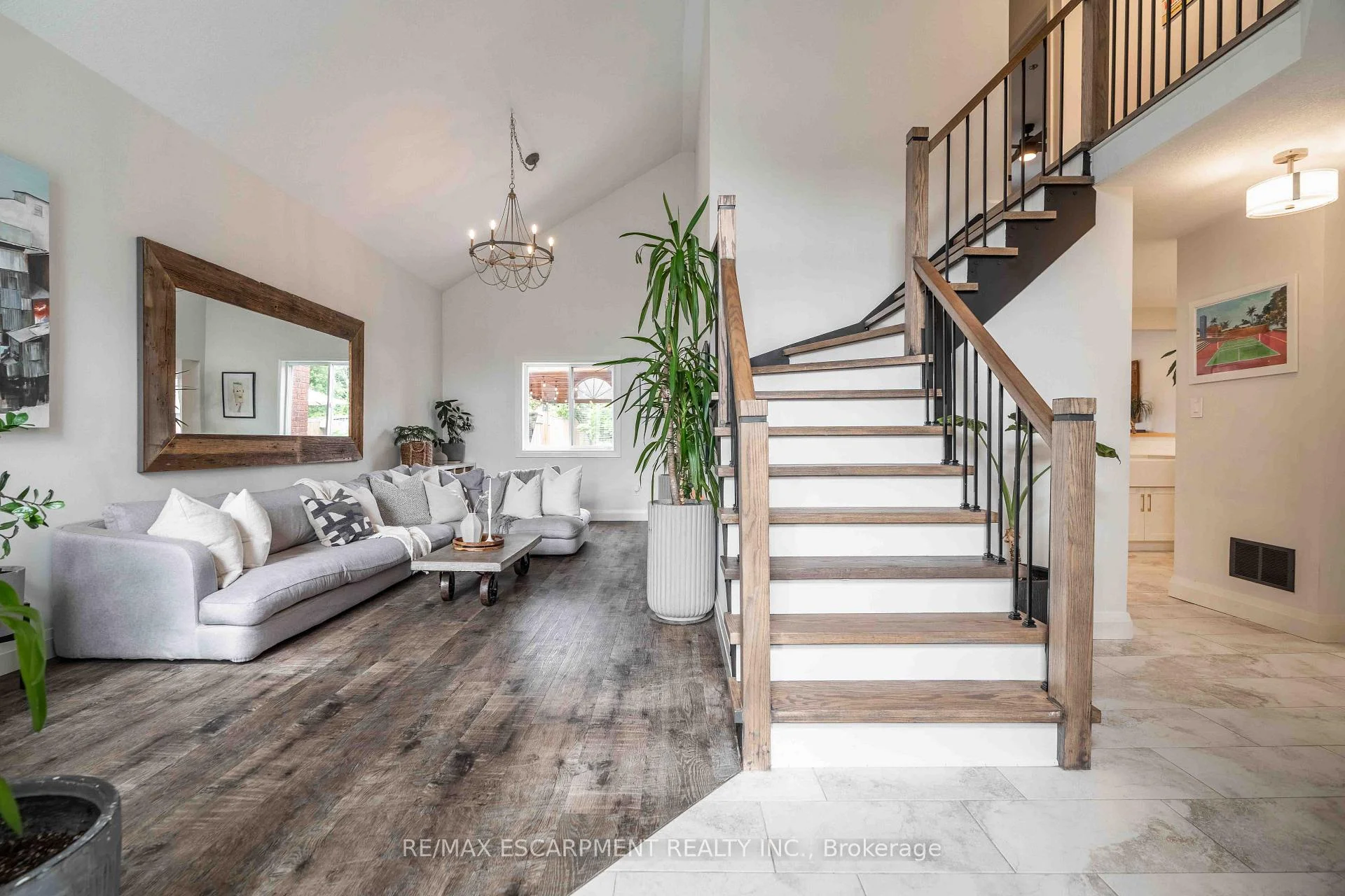 Photo 2 of 136 Braemar Avenue, Haldimand — HOMEH