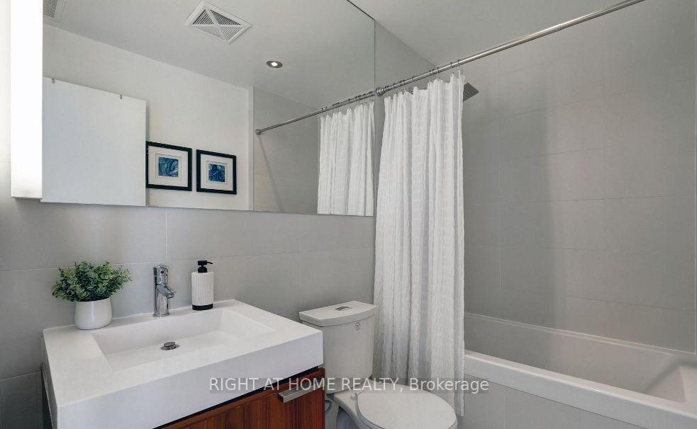 Photo 15 of Unit 1305, 318 King Street E, Toronto, Moss Park — HOMEH